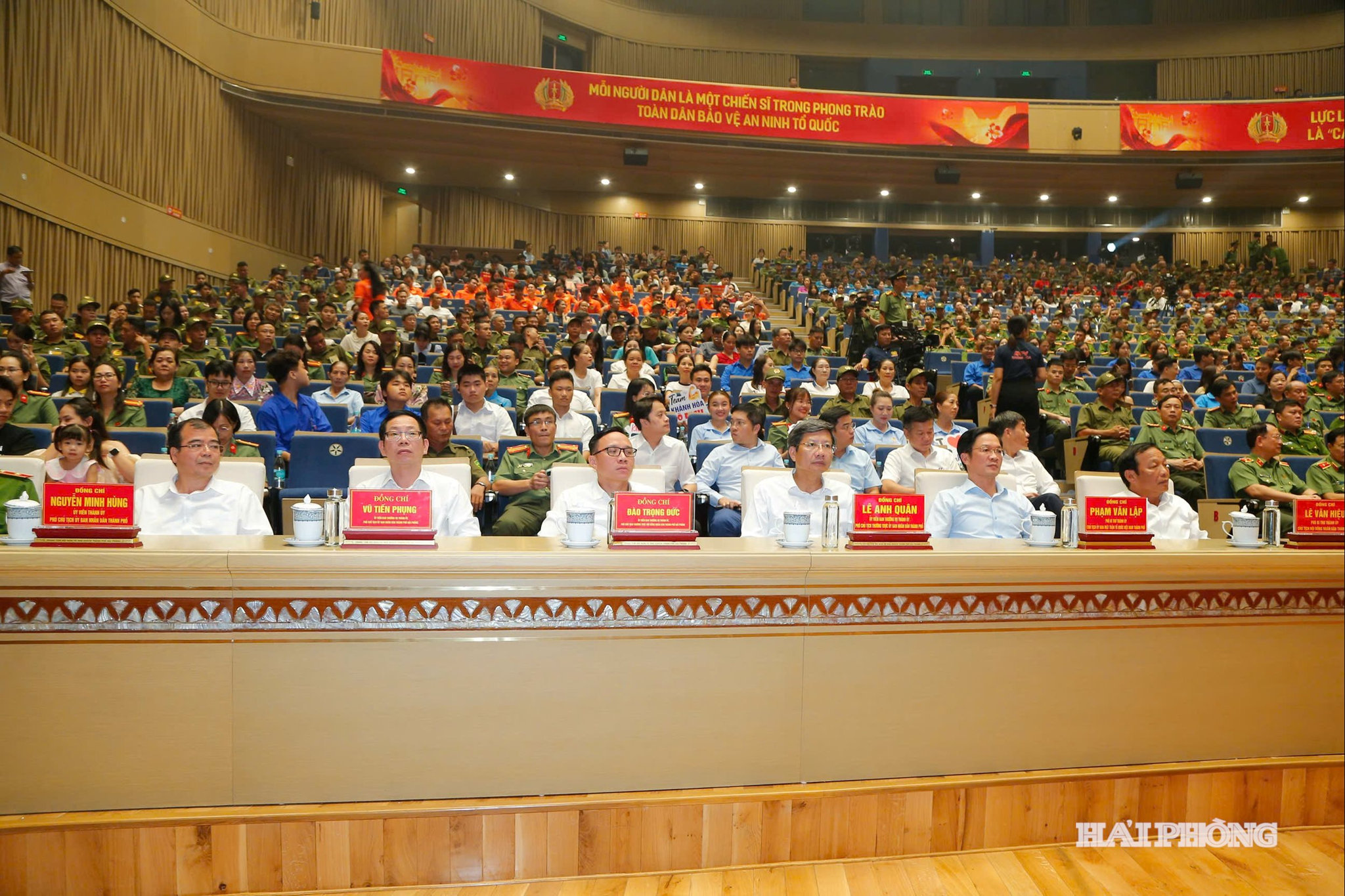 lanh-dao-hai-phong.jpg