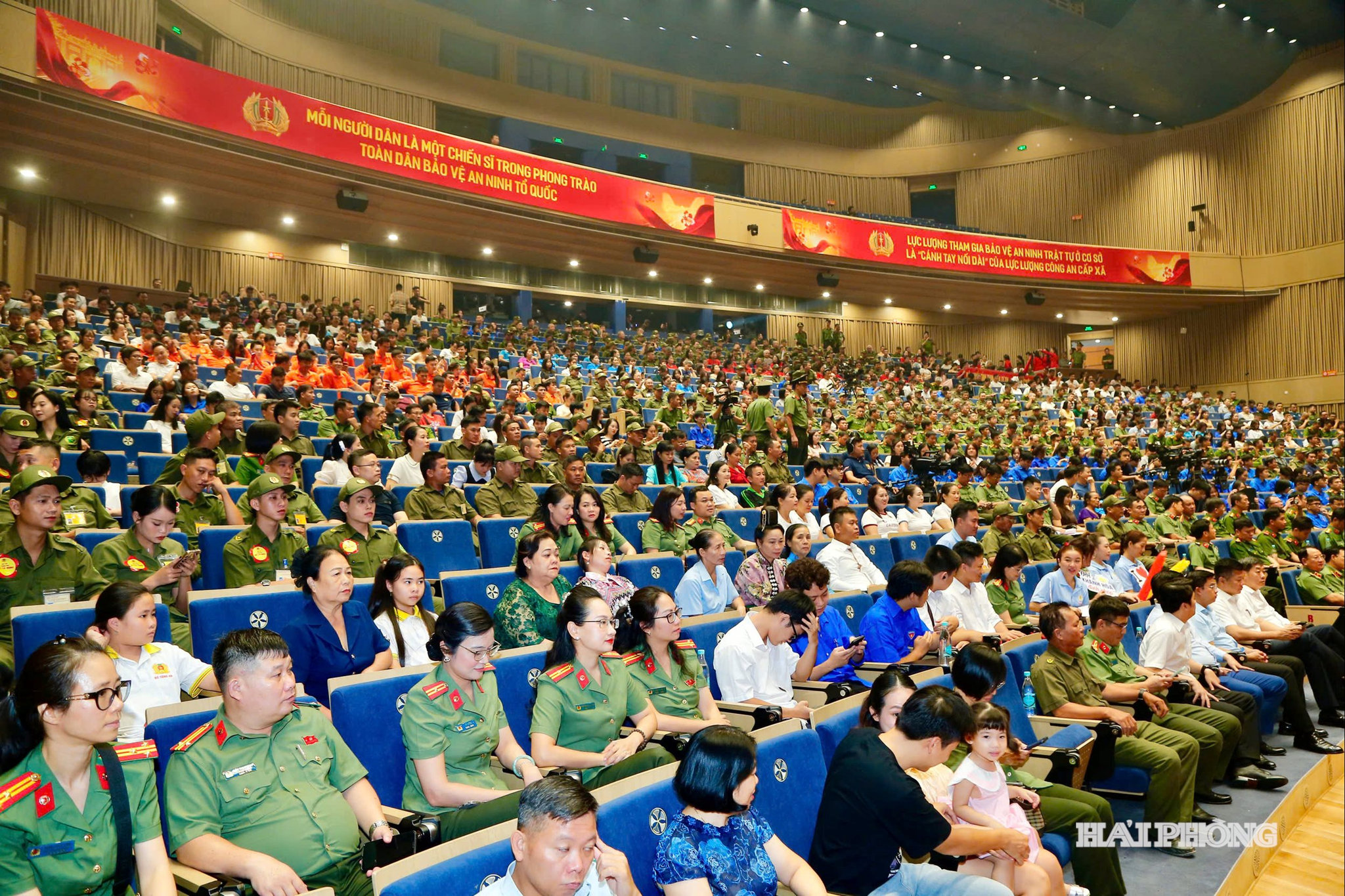 quang-canh1.jpg