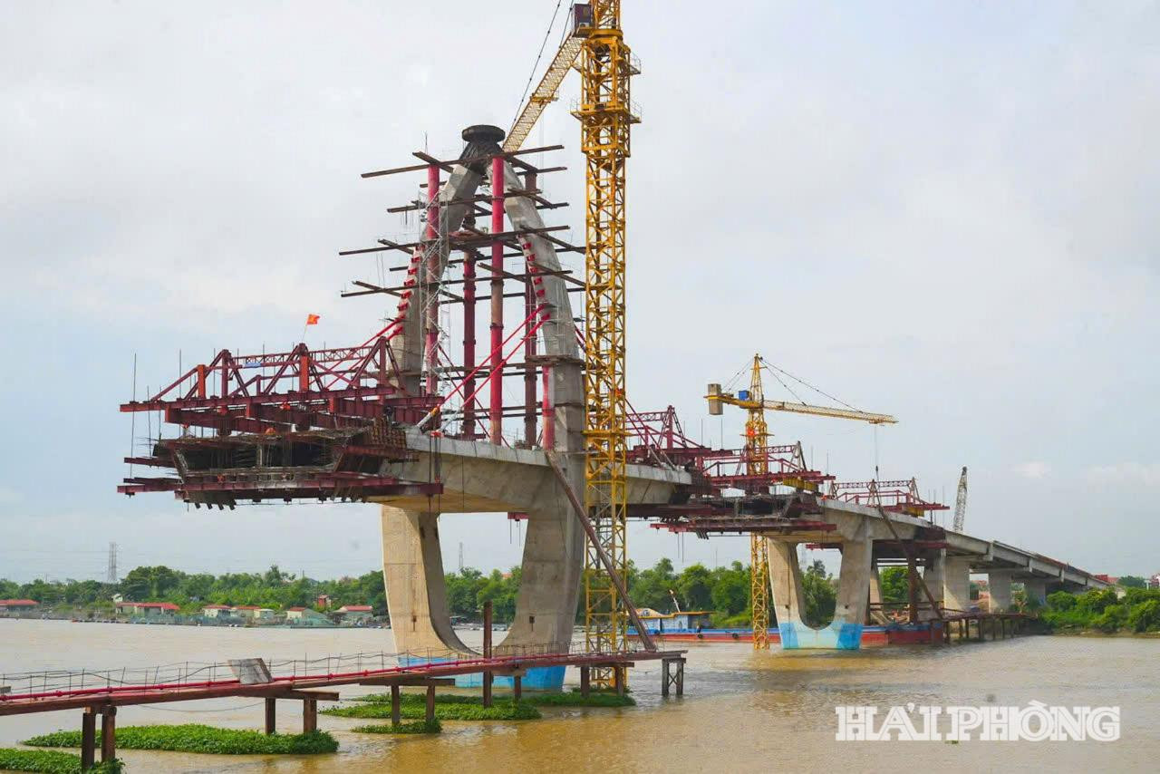 Các dự án giao thông khu vực phía tây thành phố được yêu cầu xây dựng đường găng tiến độ, 