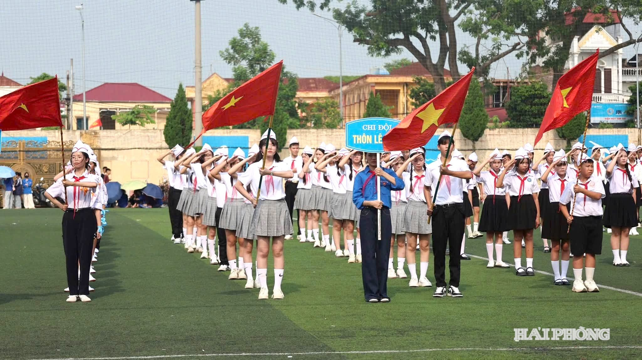 Hội trại năm nay diễn ra trong 2 ngày 8 và 9/8, với nhiều hoạt động như Hội trại, Hội chợ quê, các trò chơi dân gian, hoạt động giáo dục truyền thống và Liên hoan Tiếng hát Hoa phượng đỏ. 19 đội tham gia mang đến những không gian trại được đầu tư, trang trí theo hướng sáng tạo, cùng các gian hàng giới thiệu sản vật, đặc sản và những sản phẩm đặc trưng của địa phương.