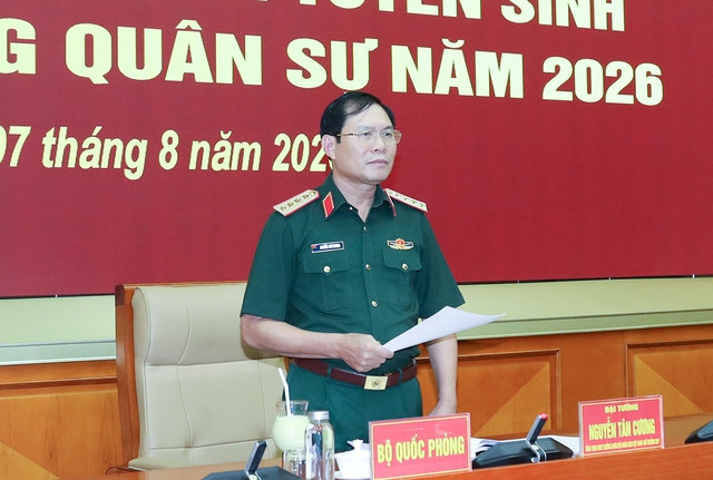 Đại tướng Nguyễn Tân Cương phát biểu kết luận hội nghị. Ảnh Bộ Quốc phòng