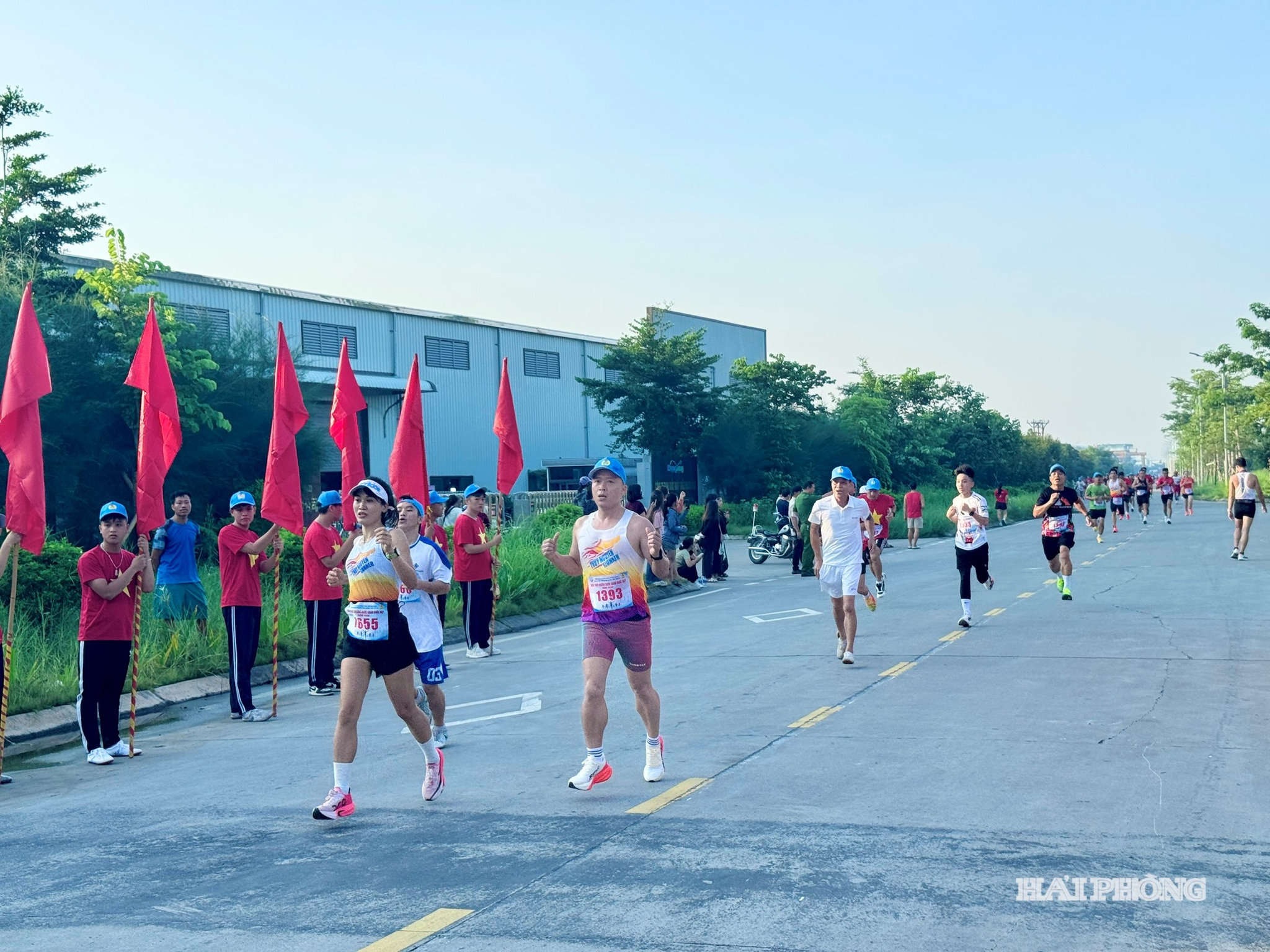 Các vận động tranh tài ở cự ly 3 km.