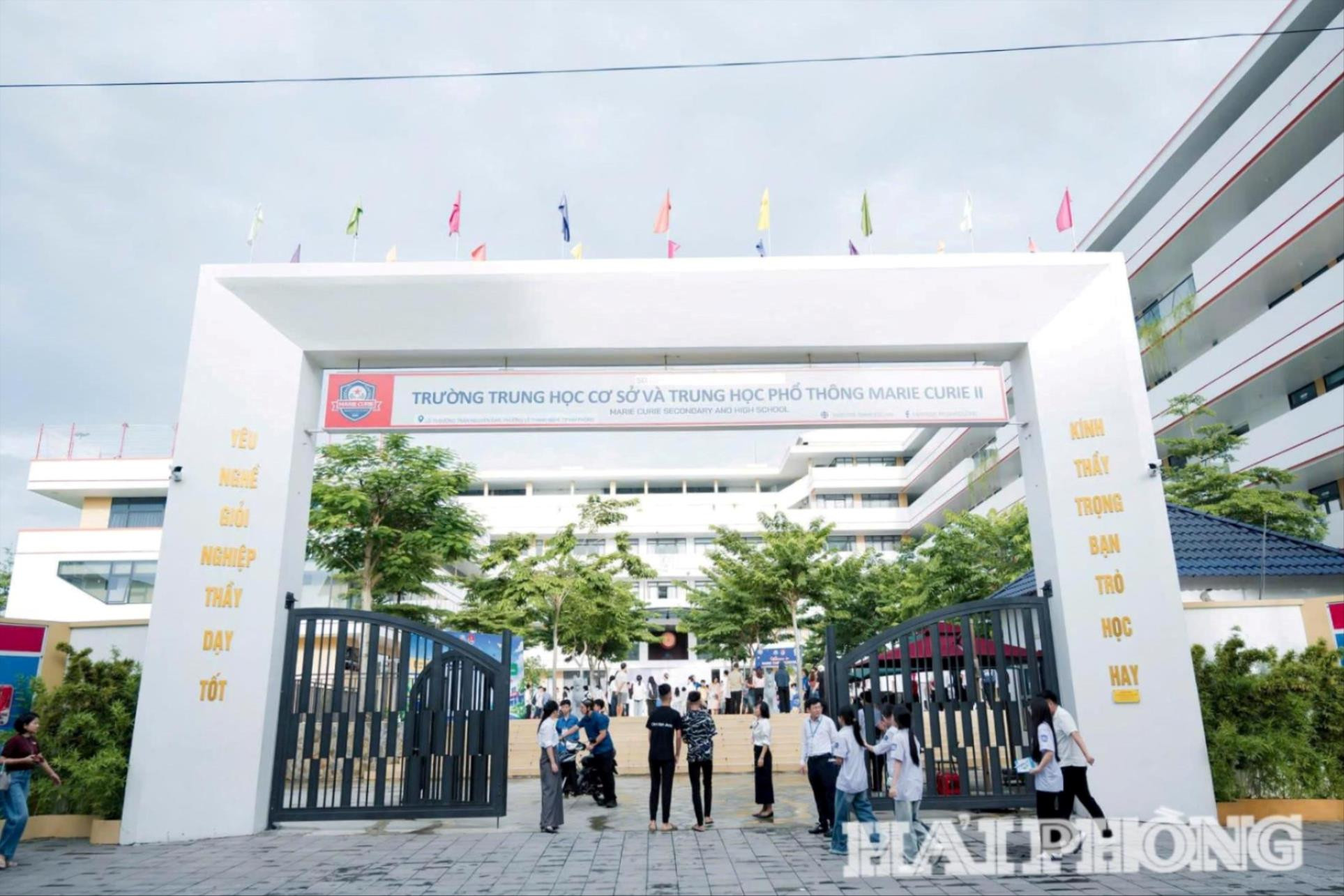 thcs-thpt-marie-1-(1).jpg