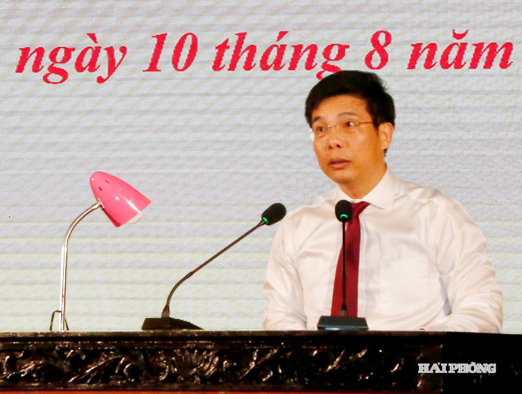 Đồng chí Bùi Hùng Thiện, Ủy viên Thành ủy, Bí thư Đảng ủy phường Thủy Nguyên phát biểu nhận nhiệm vụ.