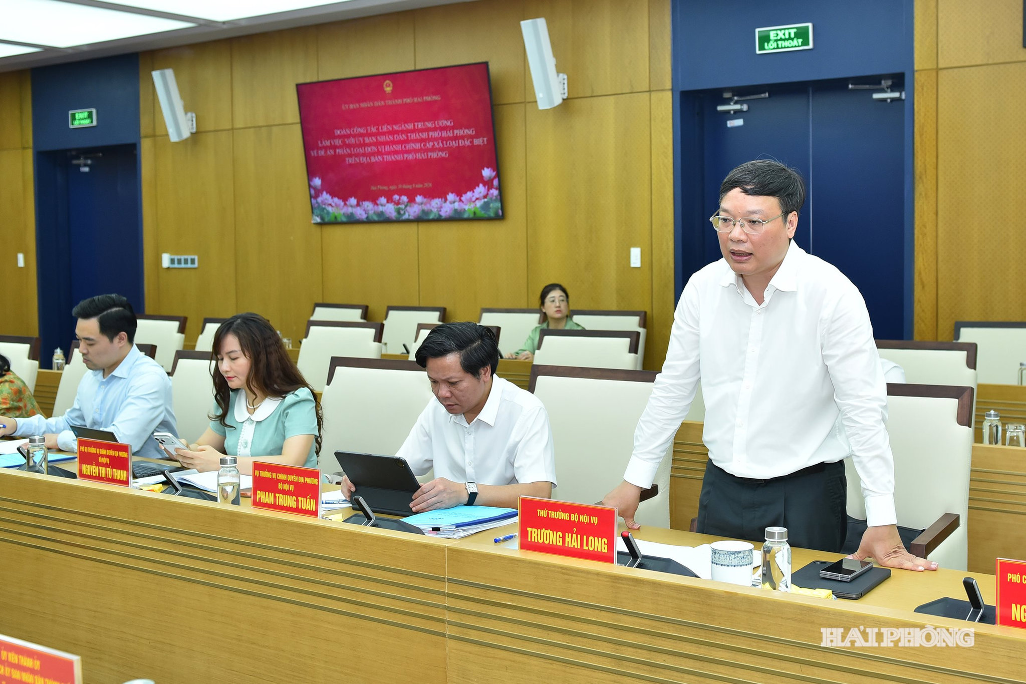 Đồng chí Trương Hải Long, Thứ trưởng Bộ Nội vụ phát biểu tại hội nghị.