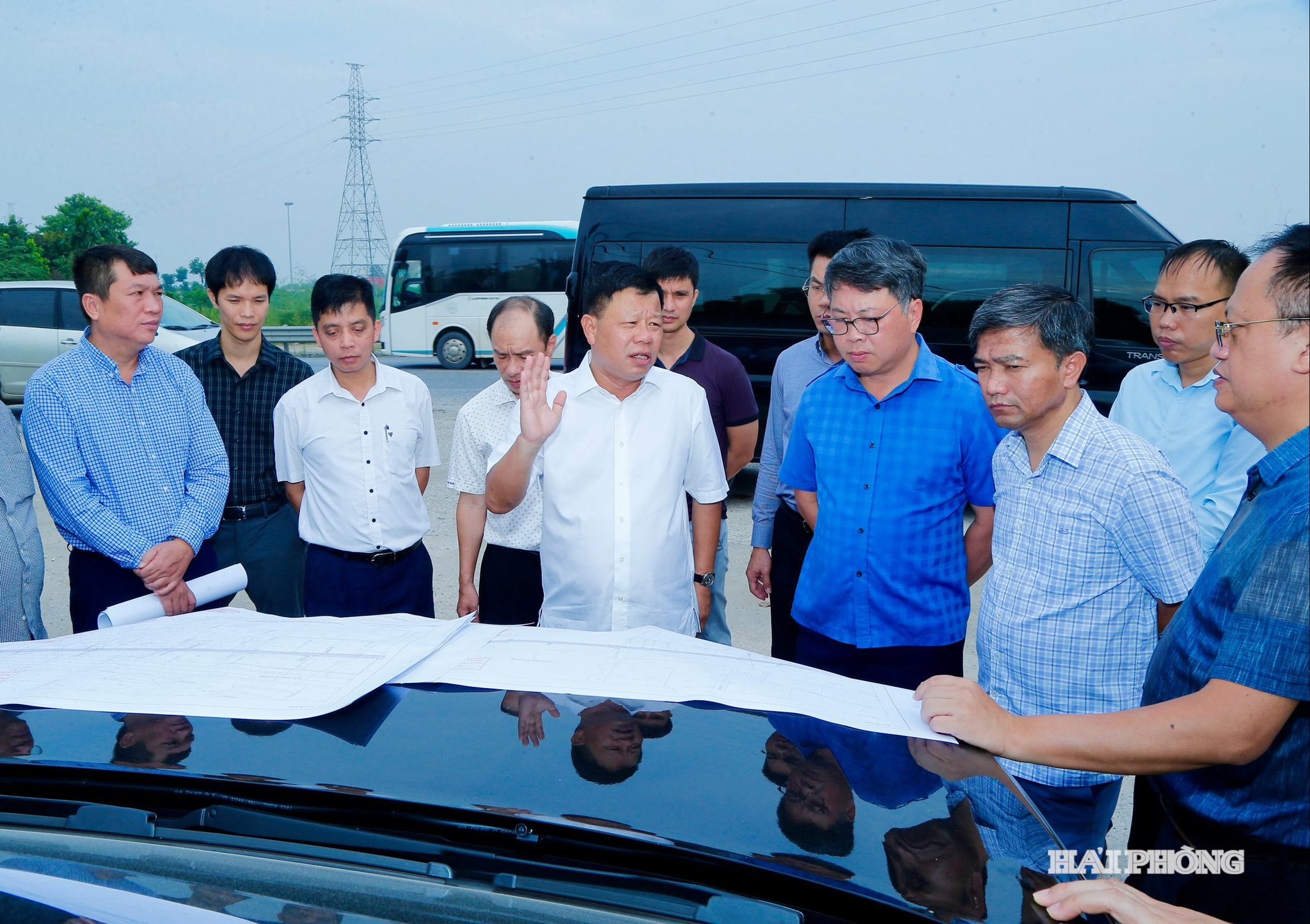 Đồng chí Lê Trung Kiên, Uỷ viên ban Thường vụ Thành ủy, Phó chủ tịch UBND thành phố kiểm tra công tác giải phóng mặt bằng thực hiện Dự án đường sắt cao tốc qua địa bàn xã An Quang.