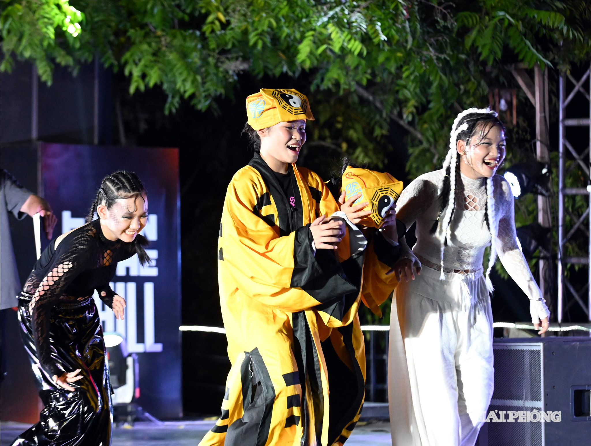hip-hop-nhi3.jpg