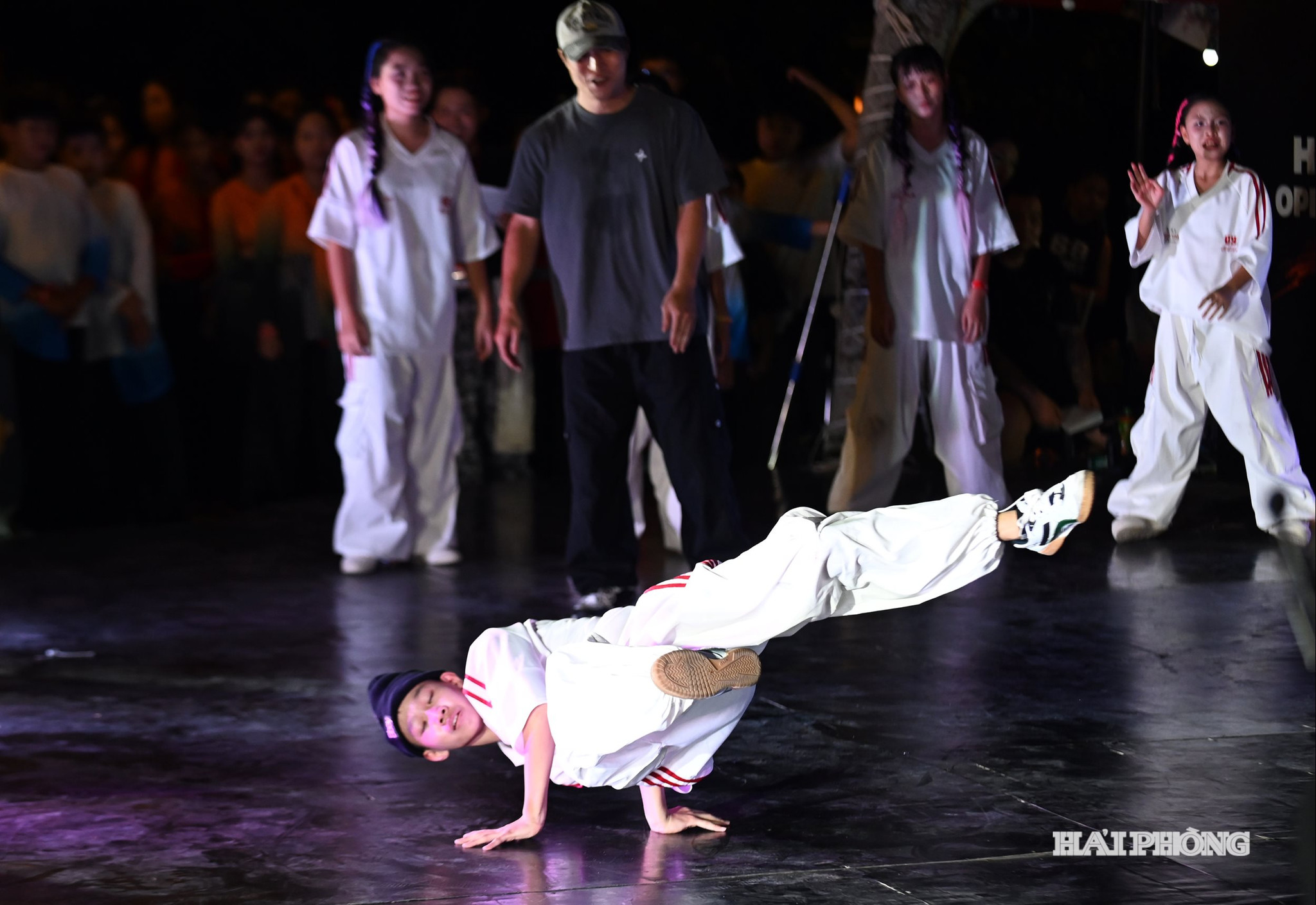 hip-hop-nhi9.jpg