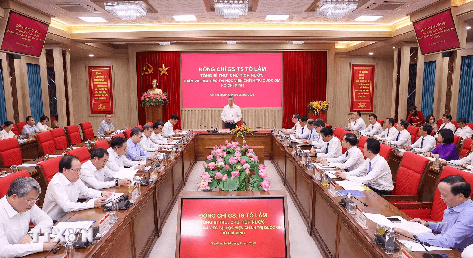 hoc-vien-chinh-tri.png