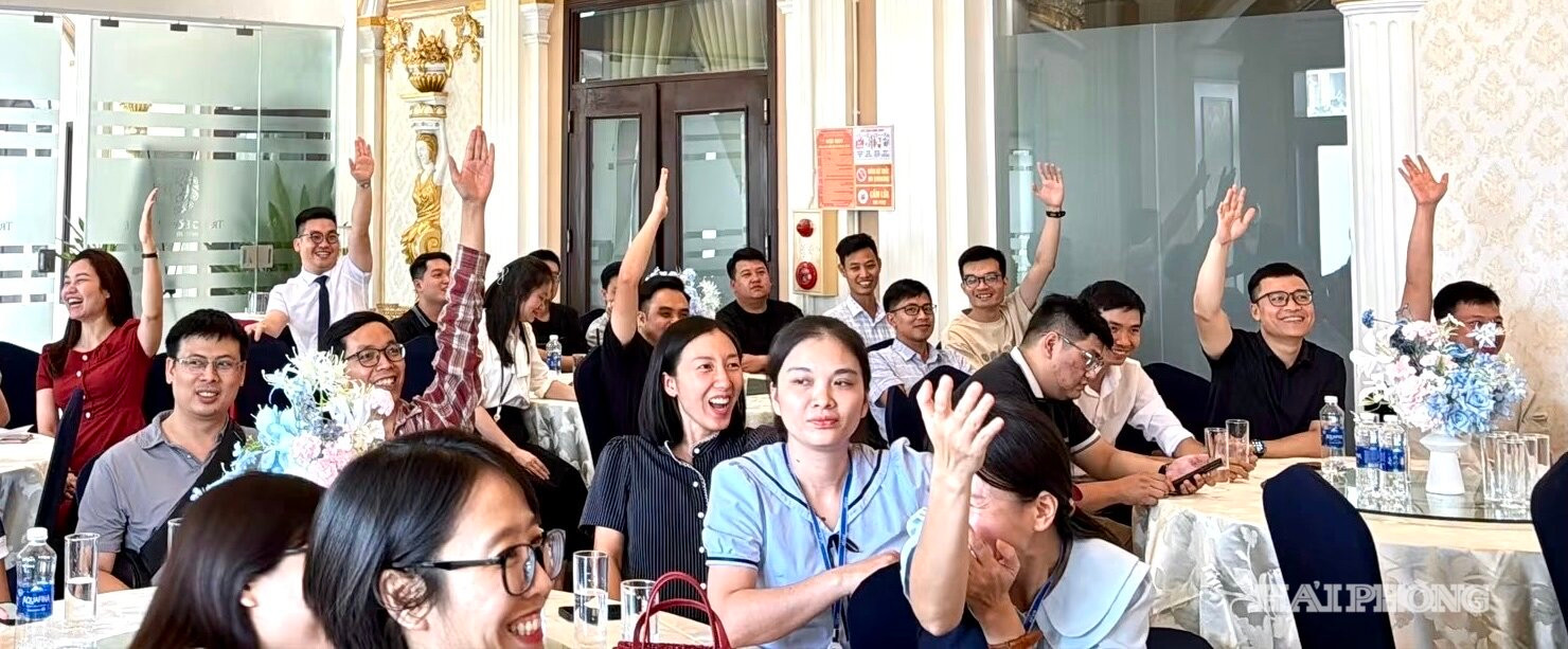 Người lao động Công ty TNHH Hyundai Kefico Việt Nam đóng góp ý kiến, xây dựng môi trường làm việc tiến bộ, hài hòa.