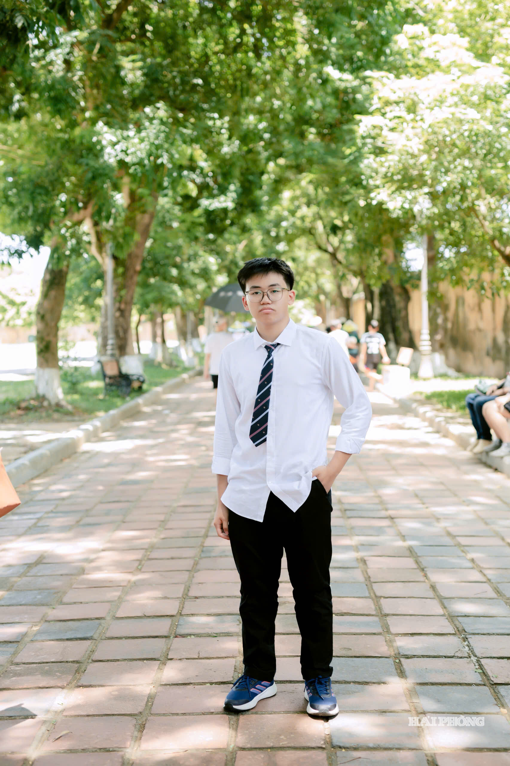 Em Lương Tùng Dương, học sinh lớp 10A15, Trường THPT Thái Phiên.