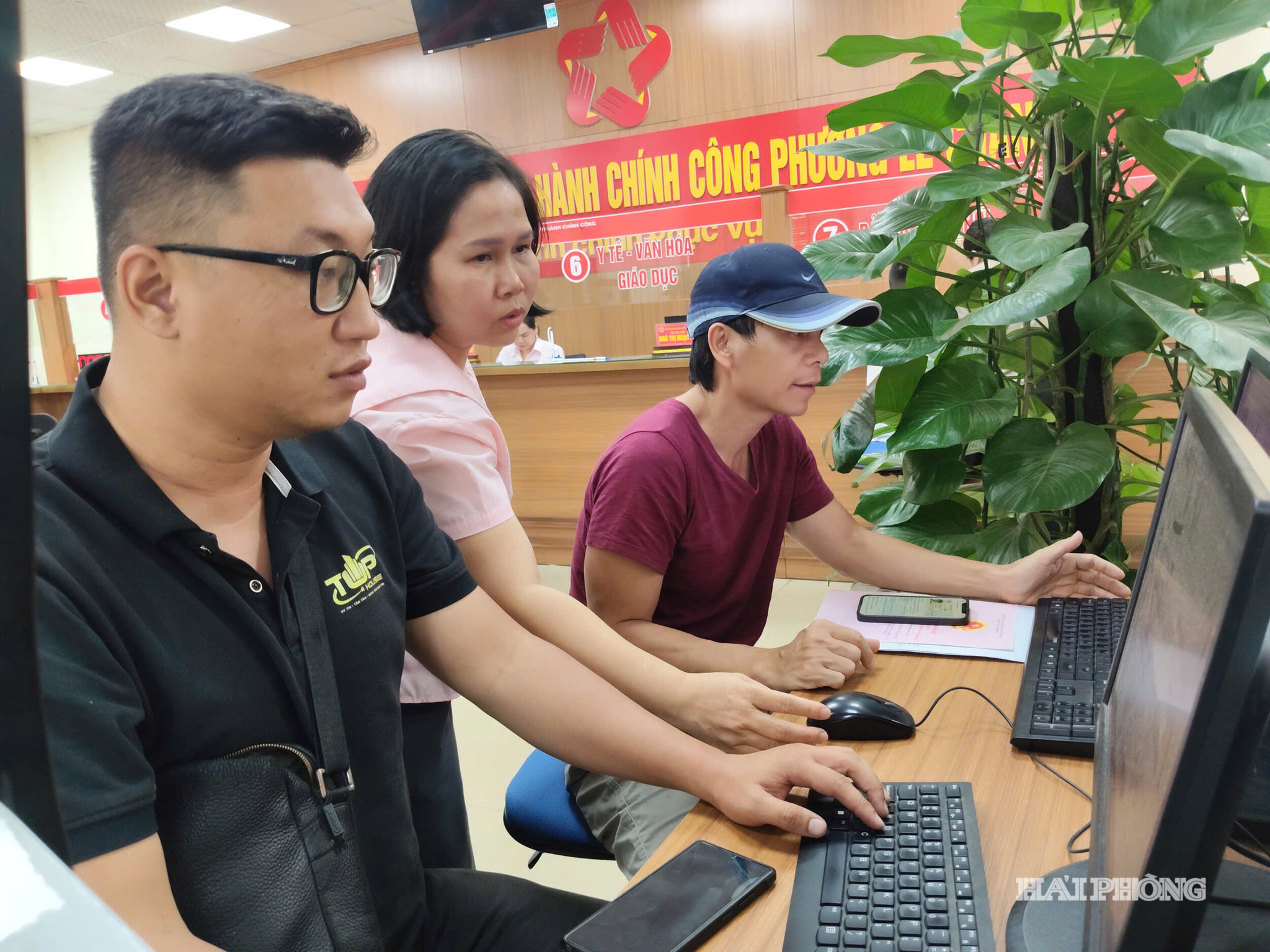 truc-tuyen-1-7fe0ae47e8806dffdaf7a49aca616795.jpg