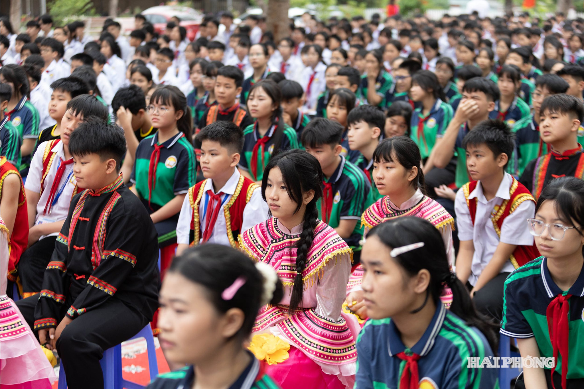 dan-toc-thieu-so-1-036c680c943d2475f27b8c8bc2856240.jpg