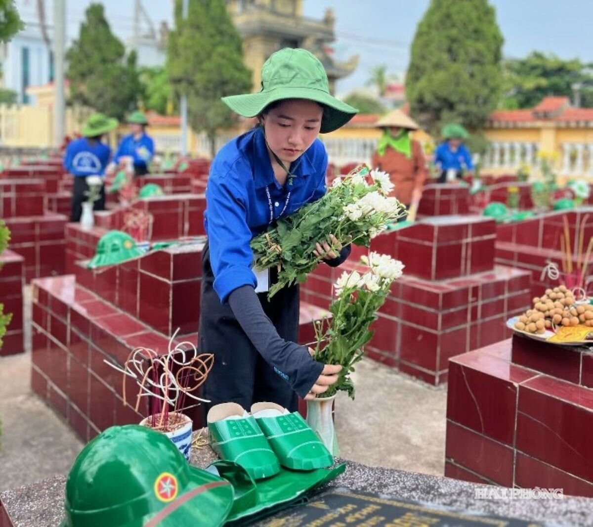 sinh-vien-tinh-nguyen.jpg