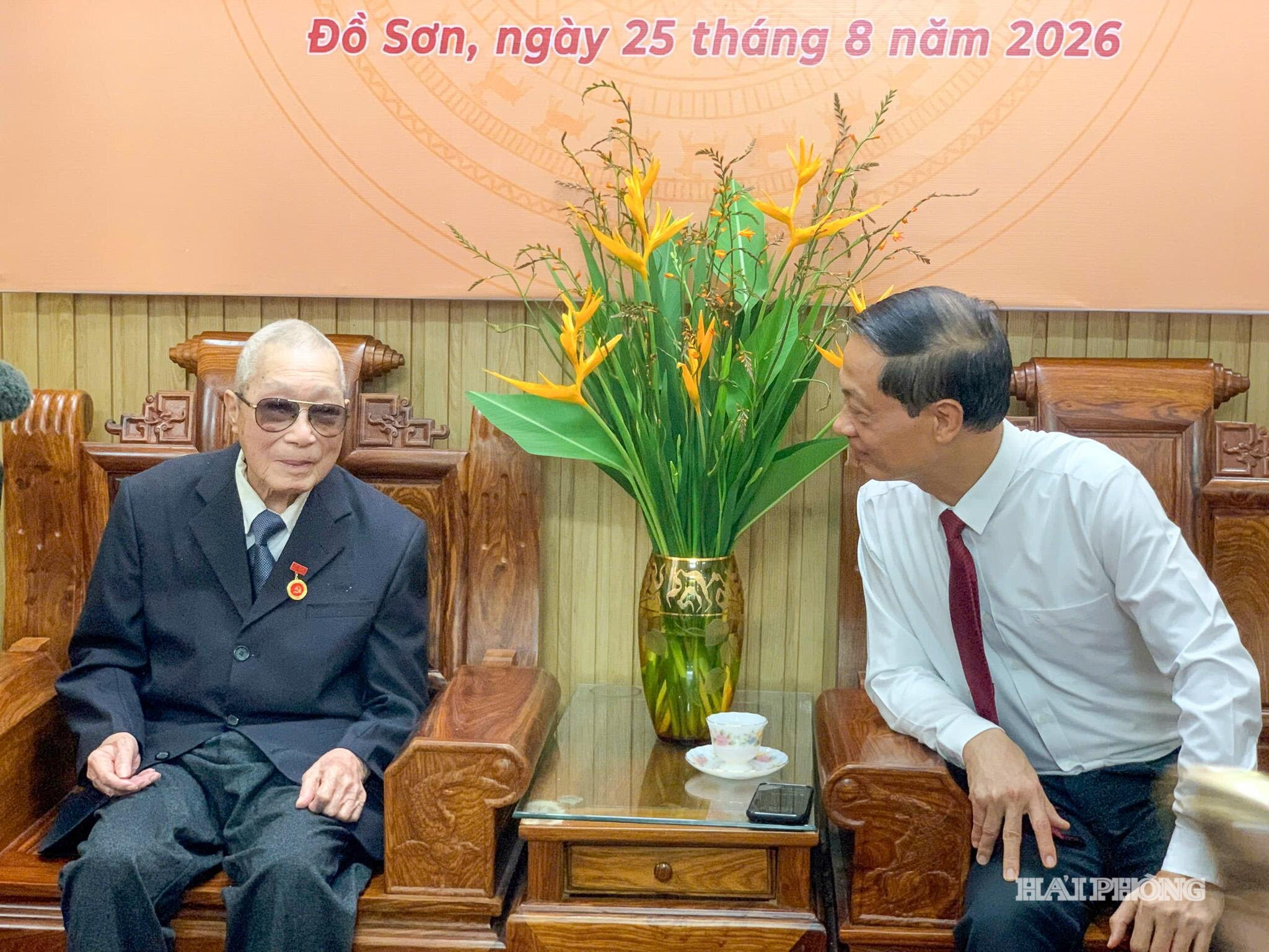 huy hieu 3