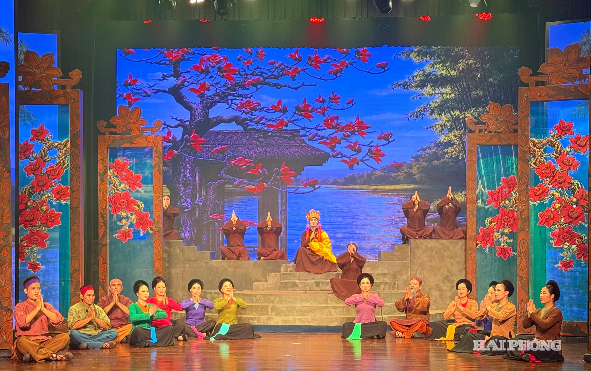 san-khau-th7.jpg
