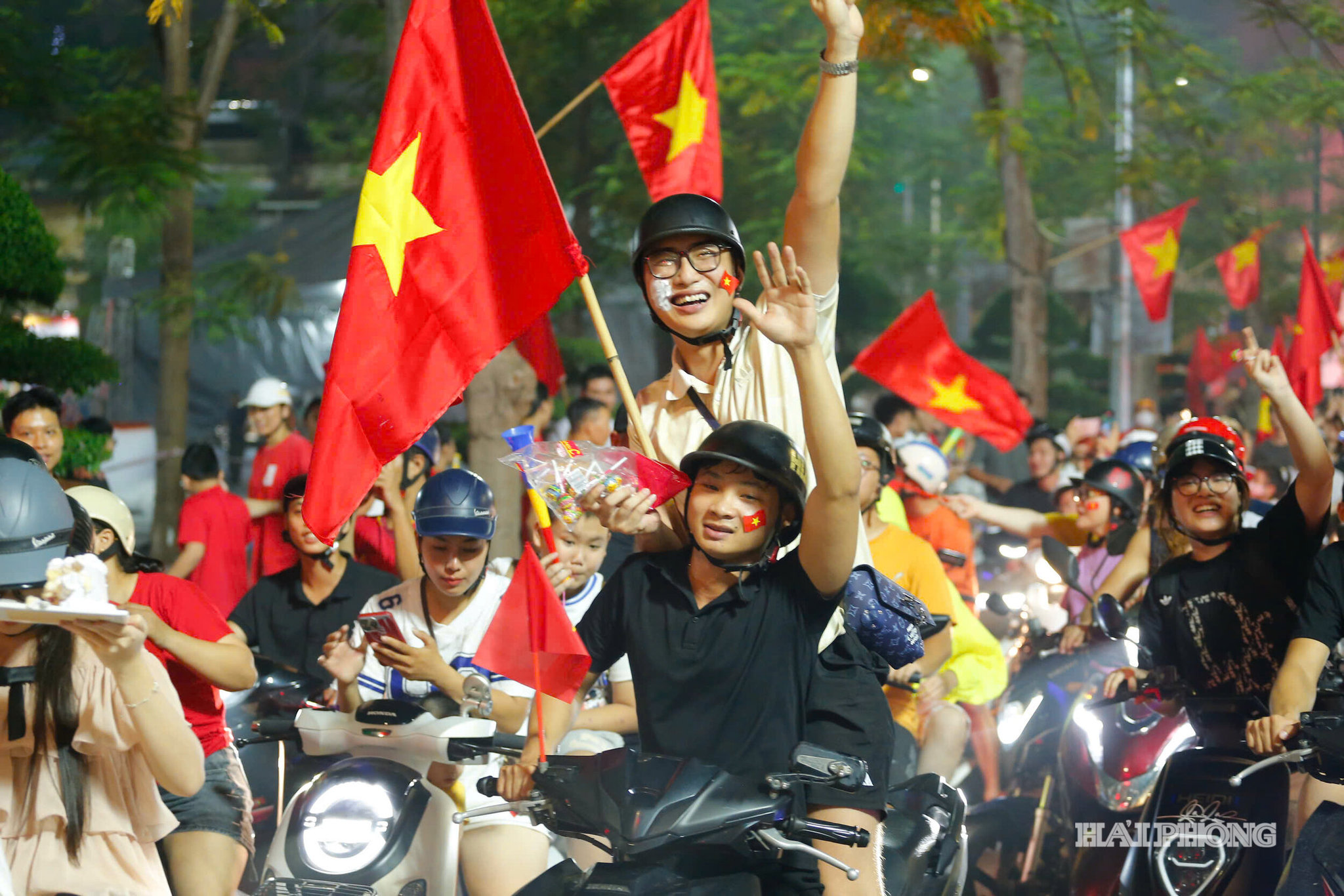 nha-hat4.jpg