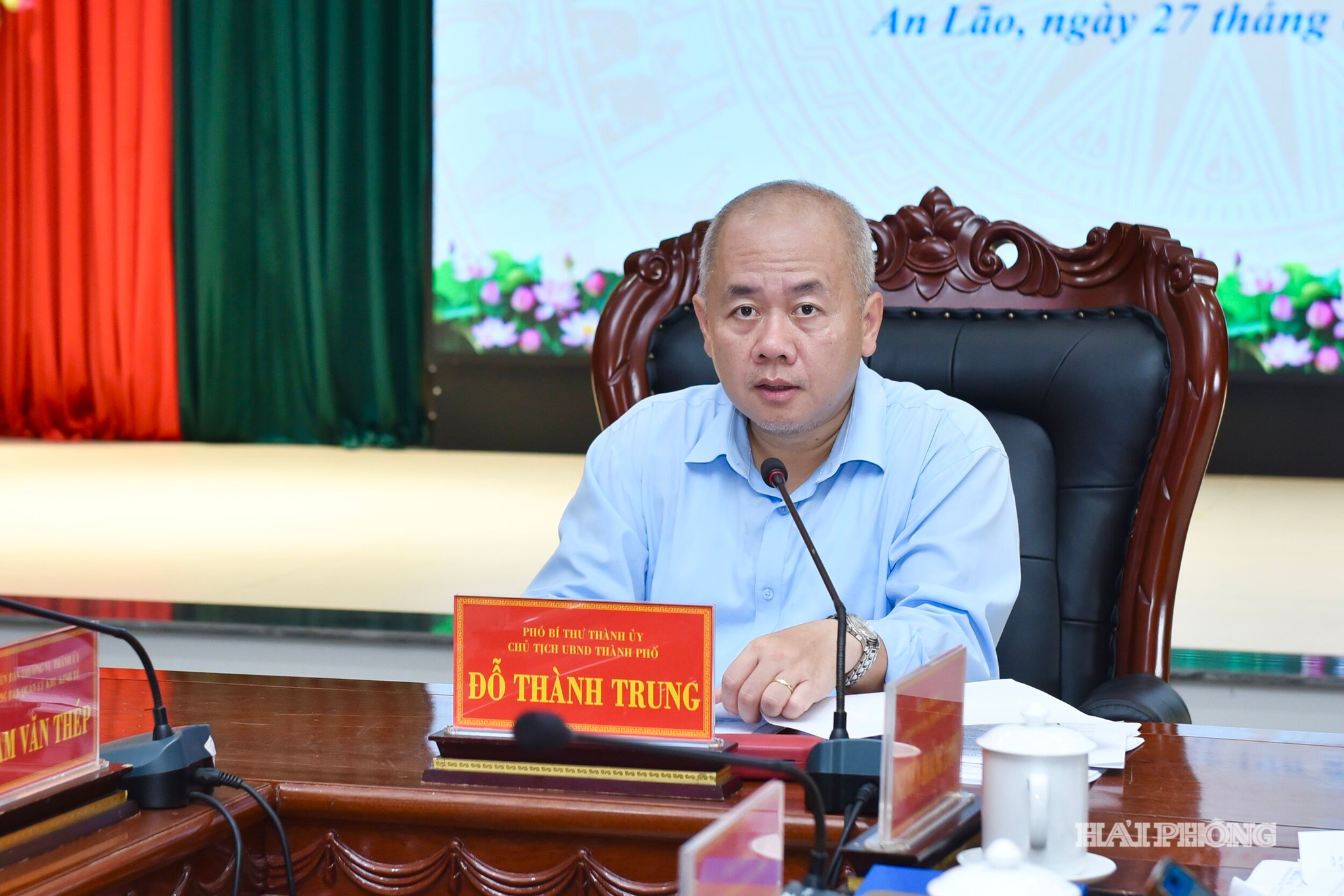 Đồng chí Đỗ Thành Trung, Phó Bí thư Thành uỷ, Chủ tịch UBND thành phố chủ trì cuộc làm việc.