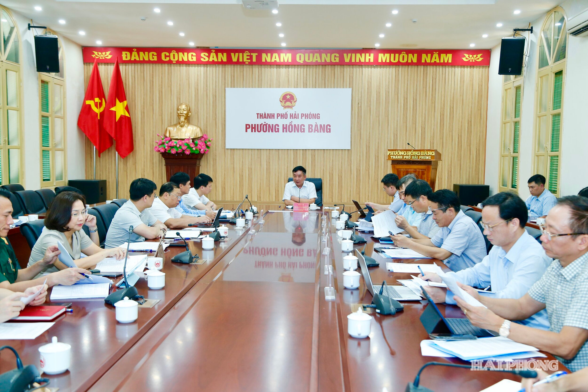 Đồng chí Trần Văn Quân, Phó chủ tịch UBND thành phố chủ trì làm việc với phường Hồng Bàng và Hồng An.