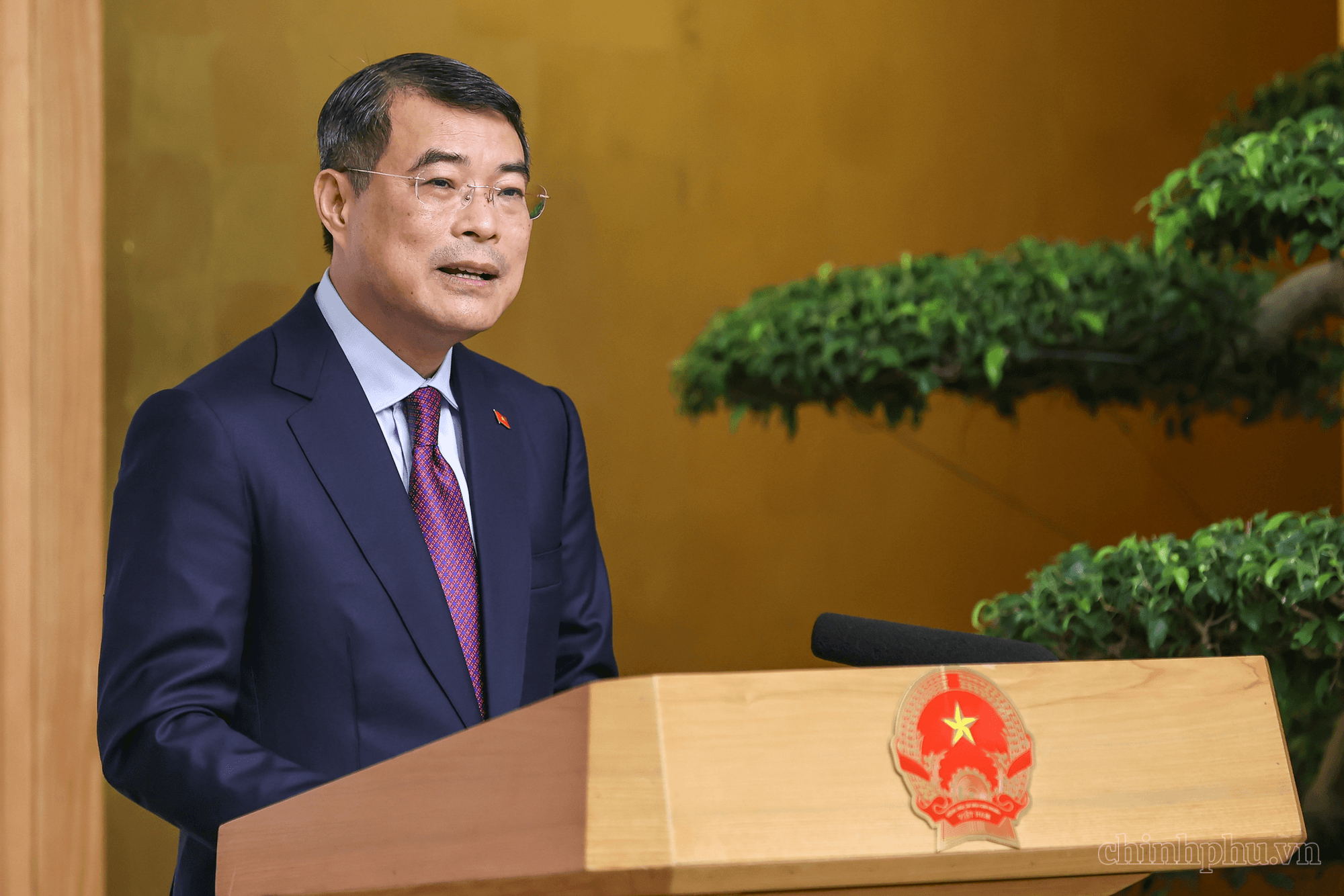 a-hung-c79231e9653167573d6930f226201ff1.png