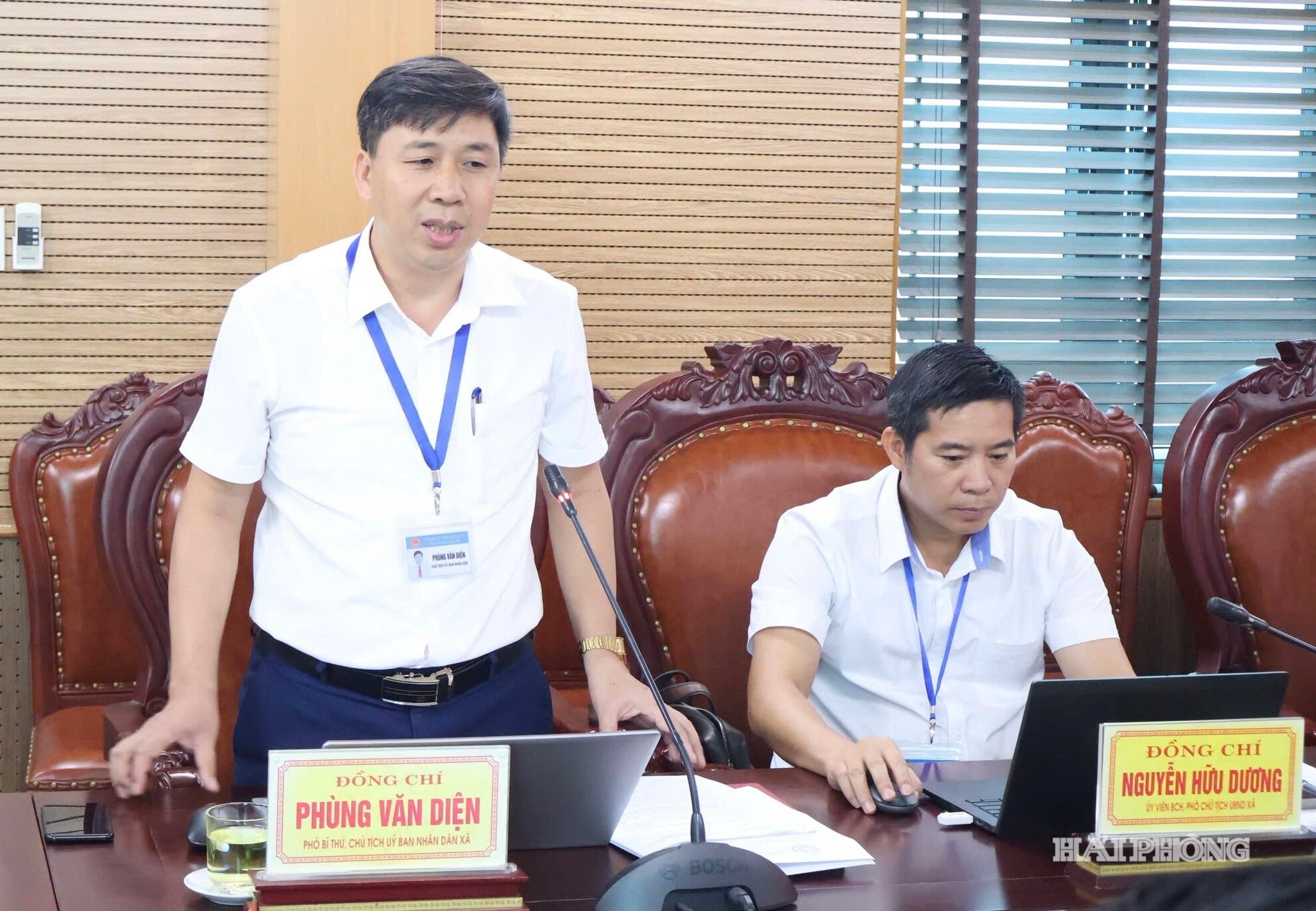 lanh-dao-xa-nam-sach.jpg