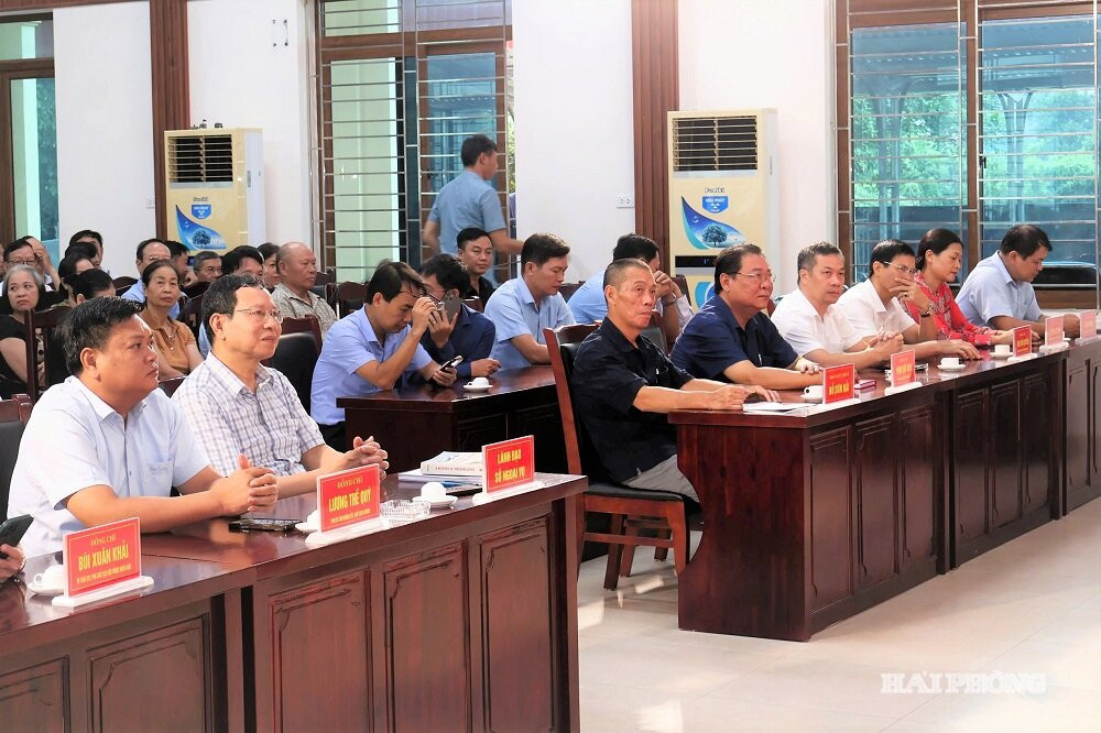 Các đại biểu dự hội nghị.