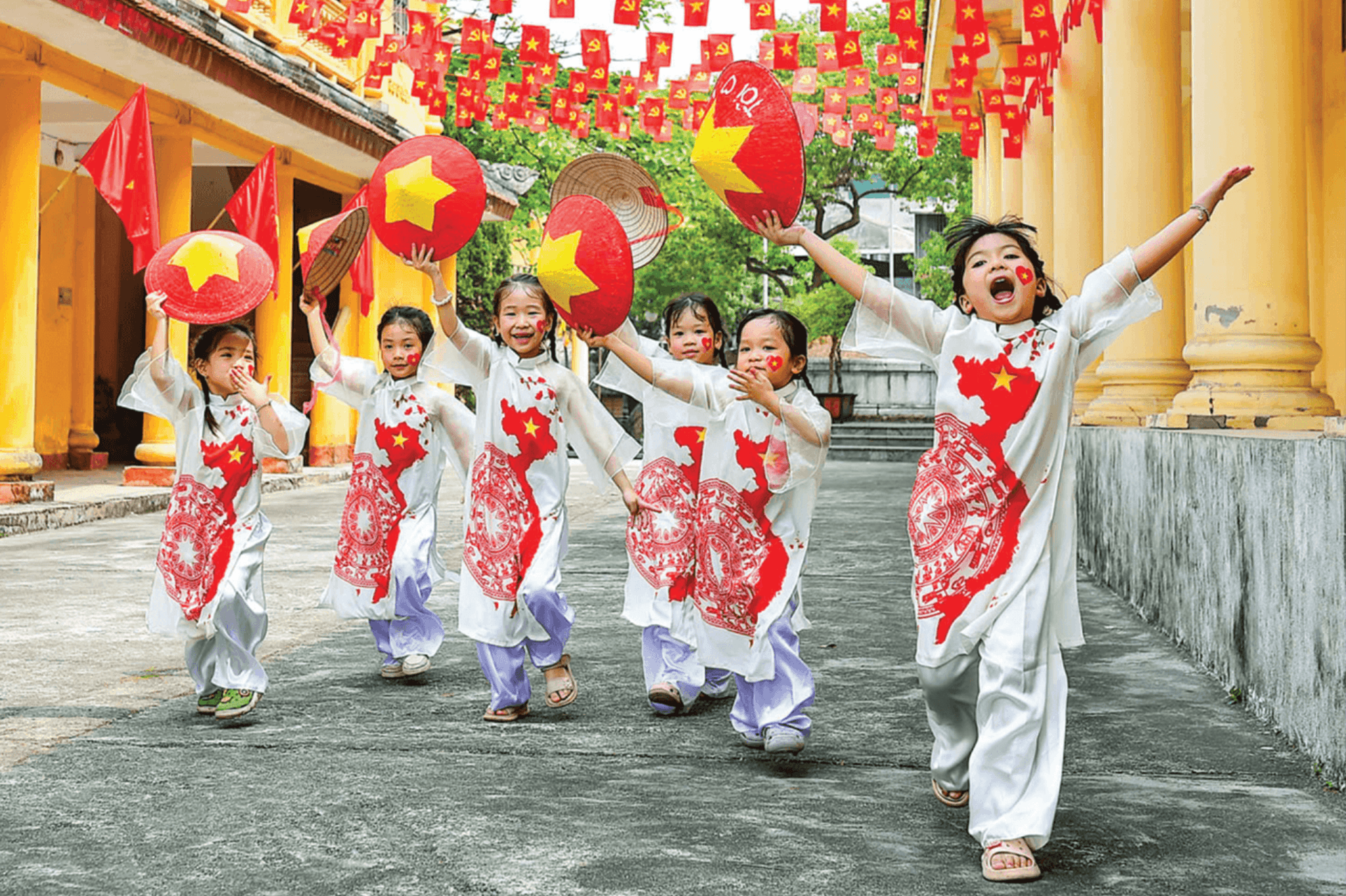 tet-doc-lap-becf2fde535225922bfa37cd73a240b7(1).png