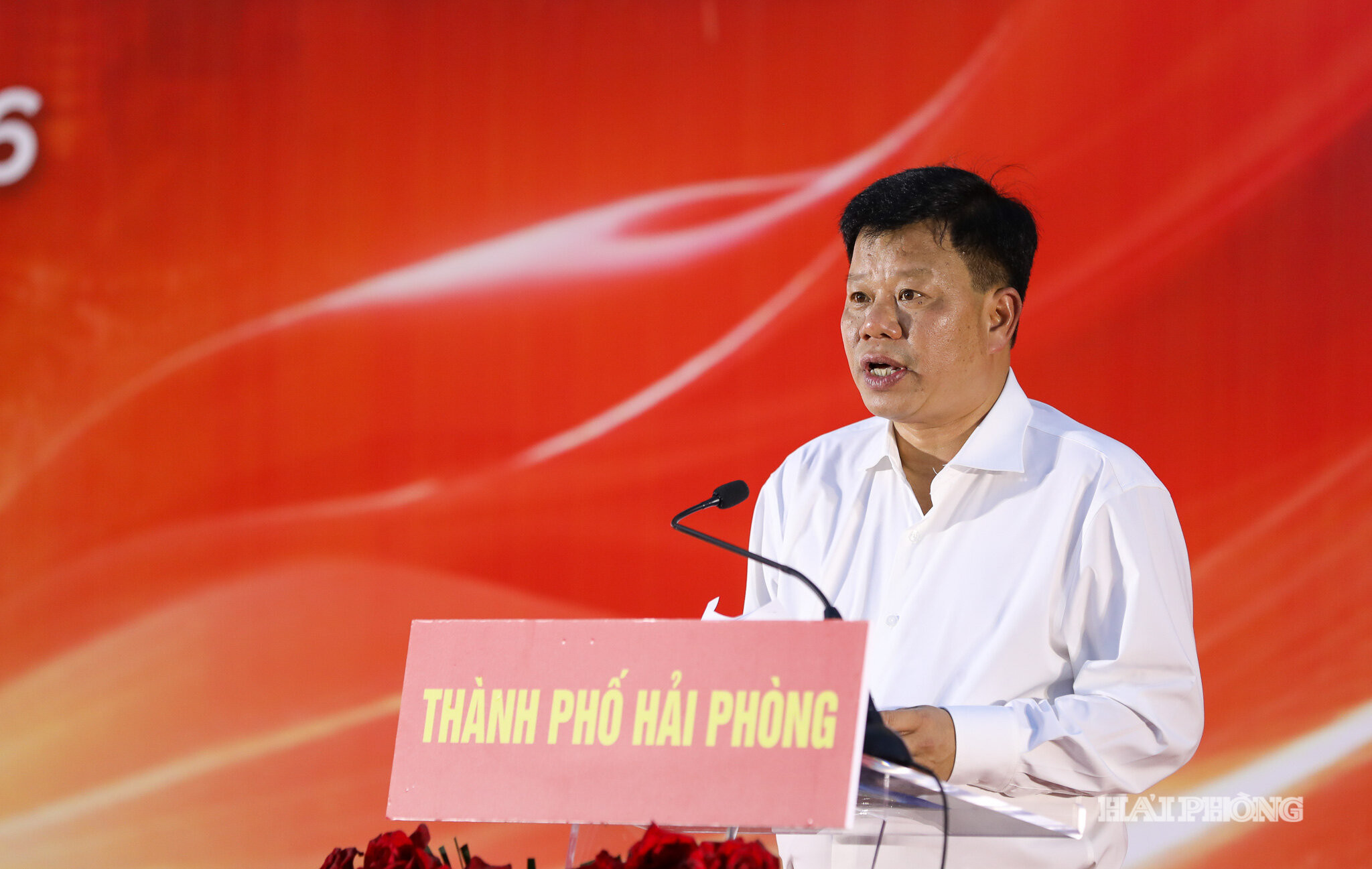 Đồng chí Lê Trung Kiên, Ủy viên Ban Thường vụ Thành ủy, Phó Chủ tịch UBND thành phố phát biểu 