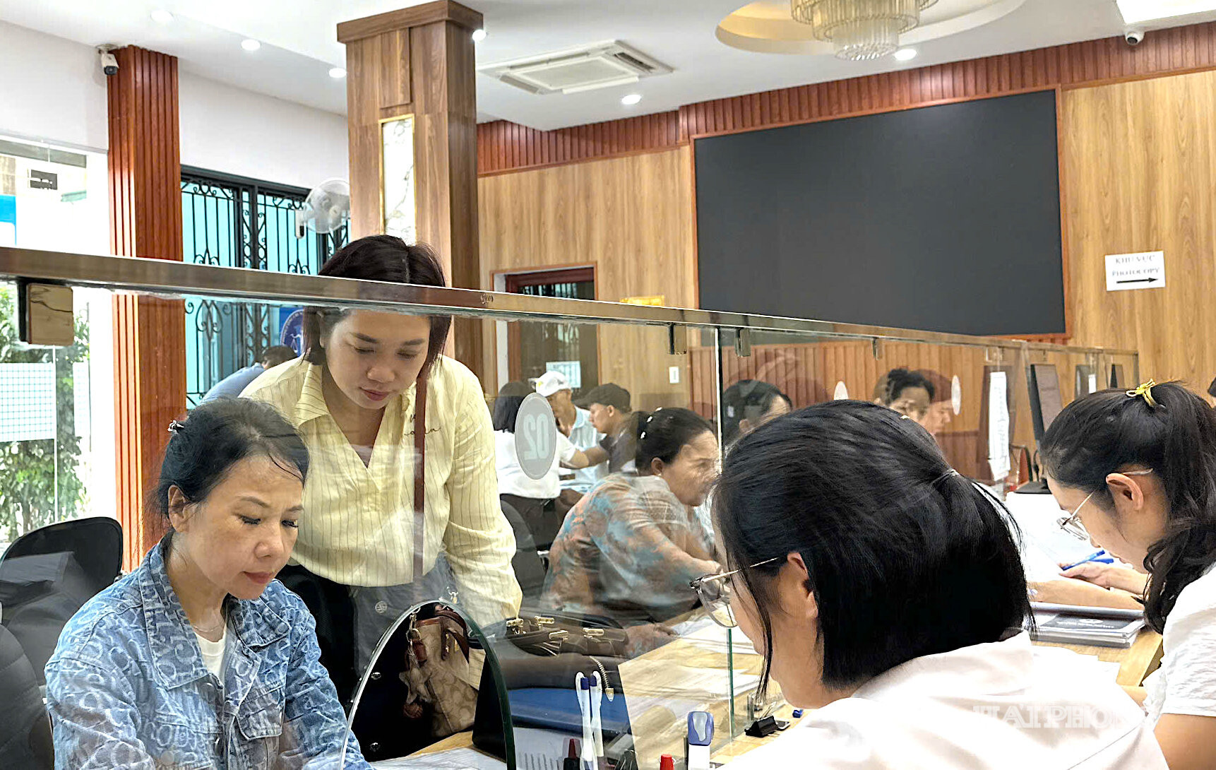 cong-chung3.jpg