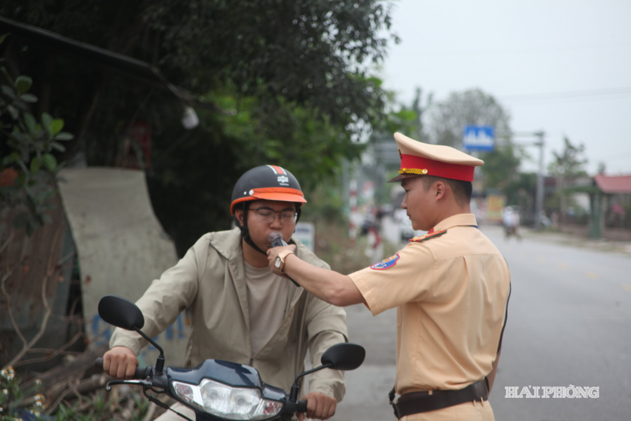 kiem-tra-nong-do-con.jpg