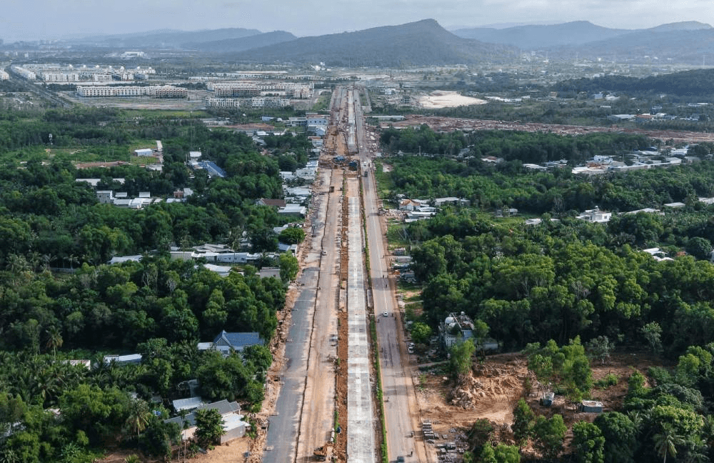 thi-cong-duong-phuc-vu-apec.png