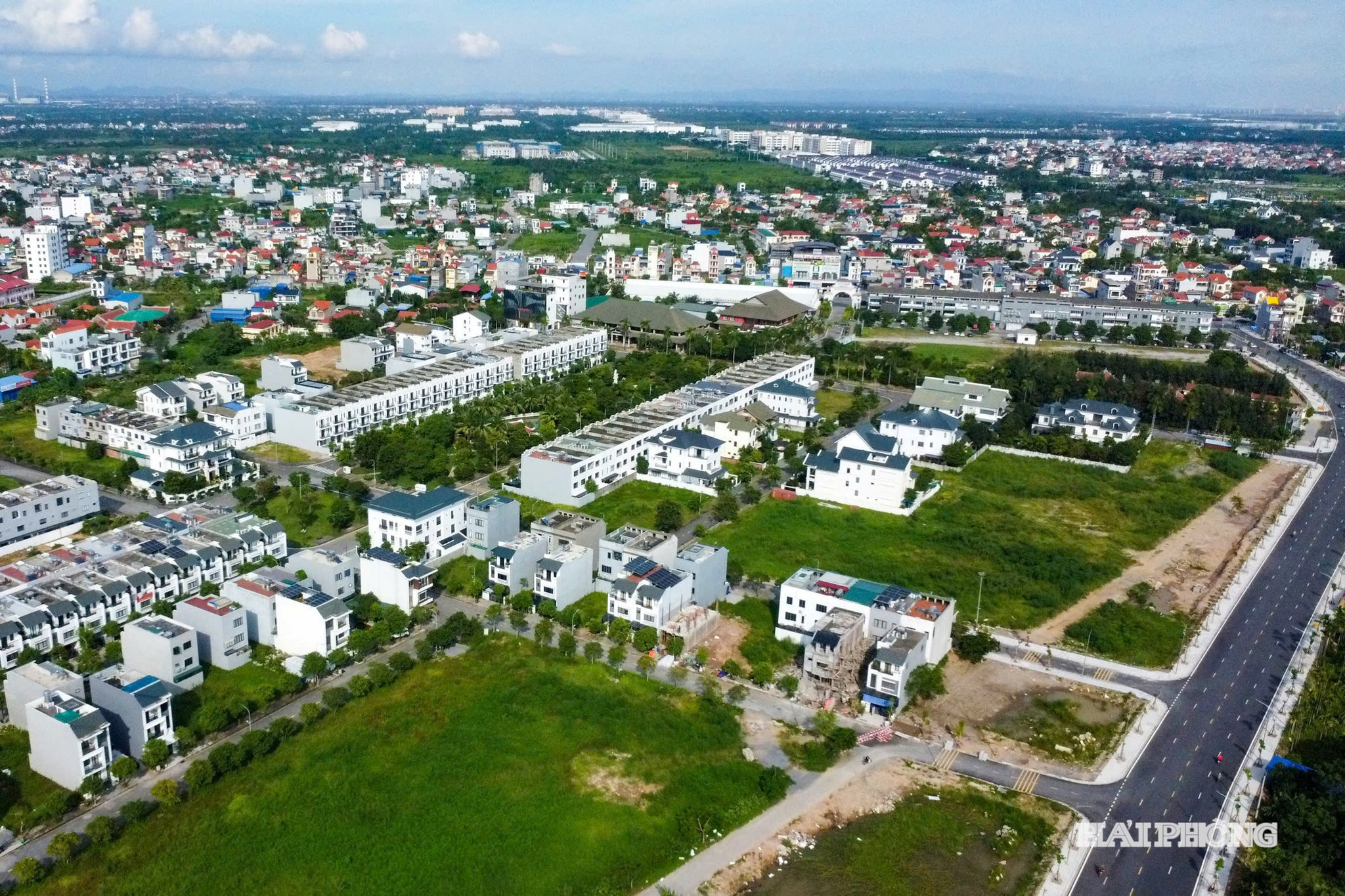 Kiểm soát các khoản đặt cọc, giữ chỗ theo đúng bản chất giao dịch góp phần bảo vệ người mua và minh bạch thị trường bất động sản. Ảnh: TRUNG KIÊN