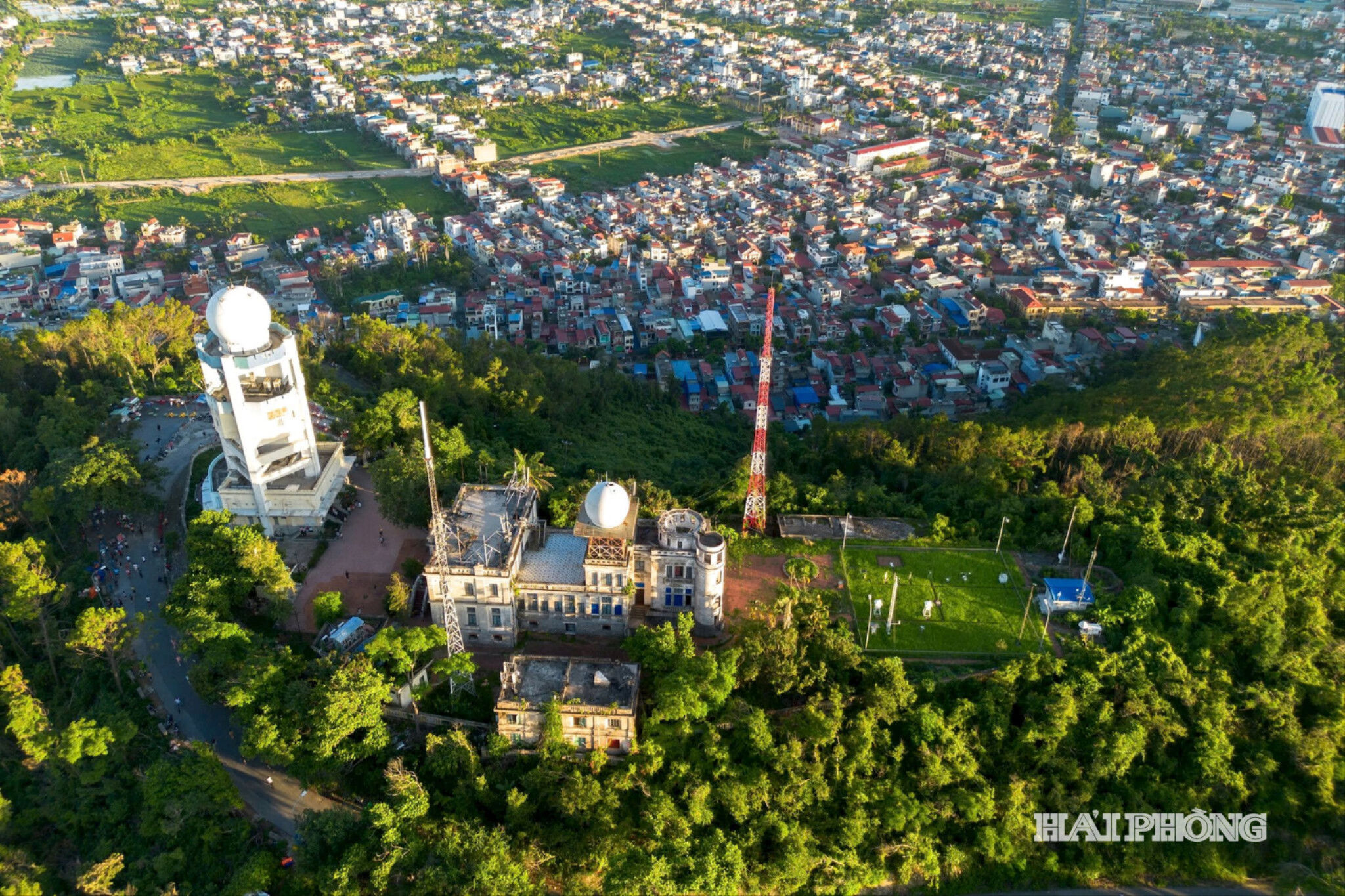 doi-thien-van-1-f91b14819eeae480dd6c37c83d93e967.jpg
