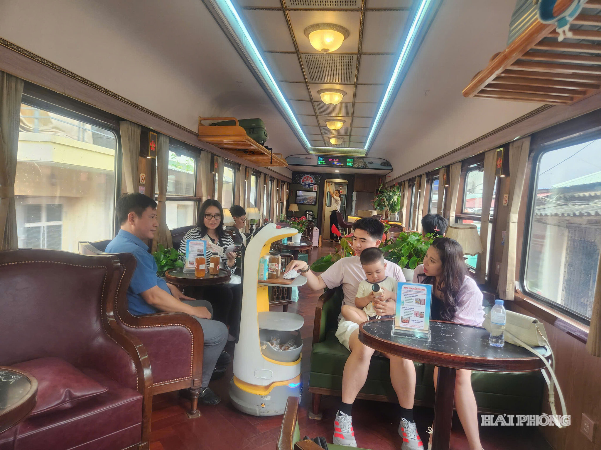tau-hoa.jpg