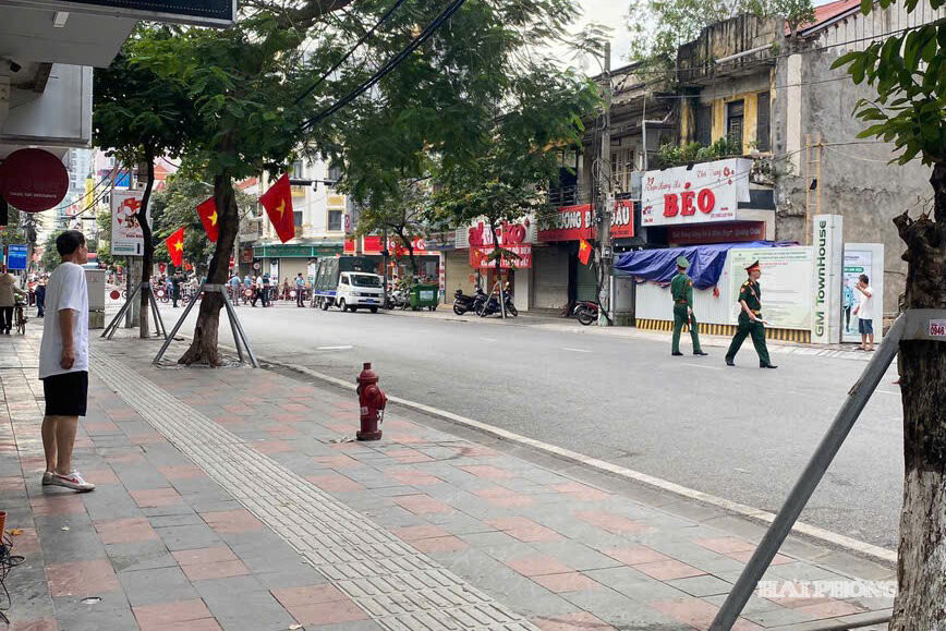 Lực lượng chức năng có mặt tại hiện trường từ sáng sớm.
