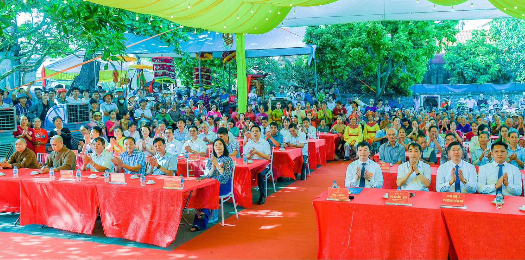 cac-dai-bieu-tham-du-le-khai-mac(1).jpg
