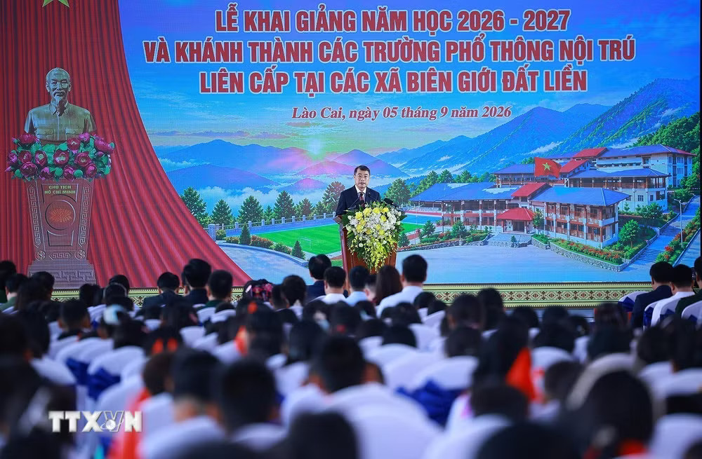 ttxvn-thu-tuong-du-le-khai-giang-nam-hoc-moi-tai-truong-pho-thong-noi-tru-lien-cap-muong-khuong-lao-cai-9004040-2.jpg
