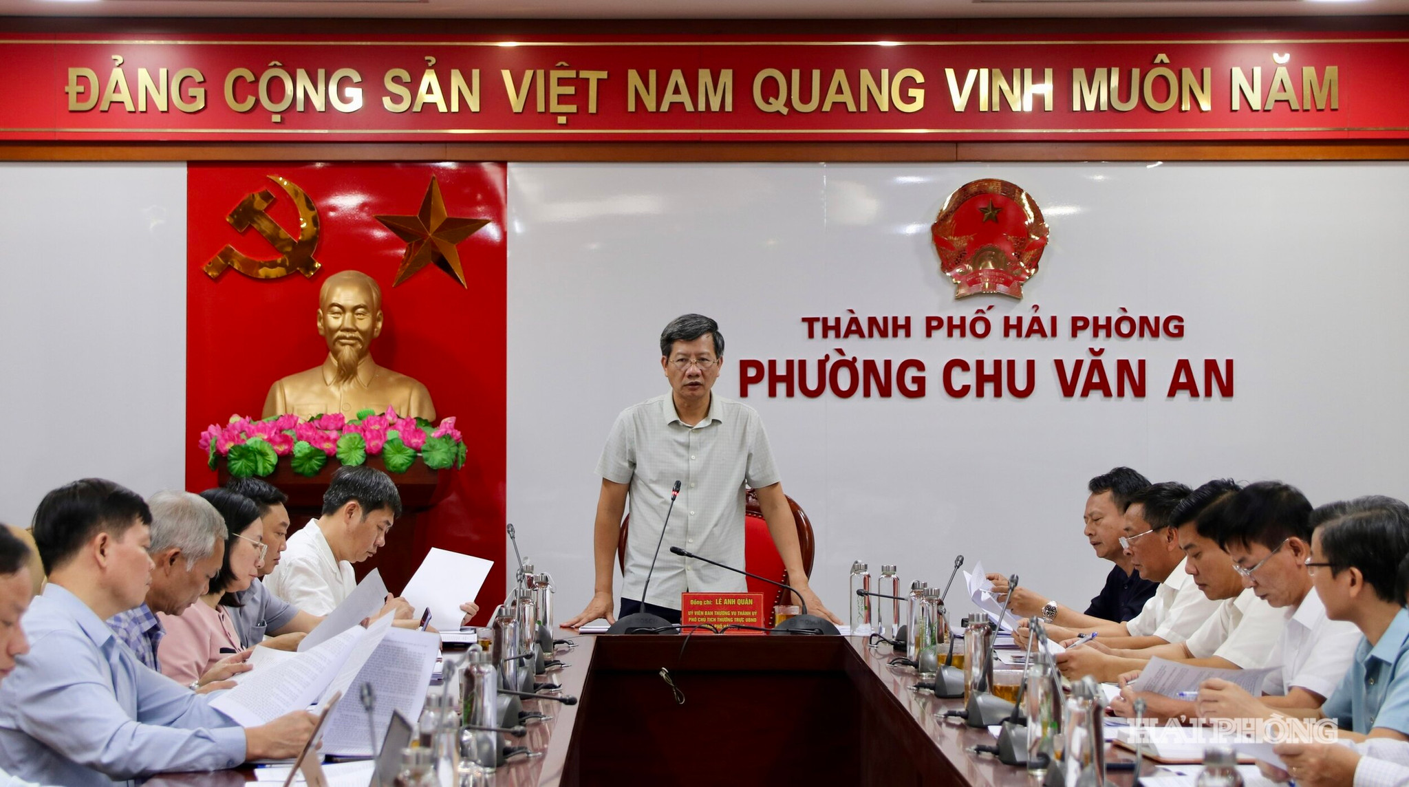 lam-viec-ve-nghi-quyet-11.jpg