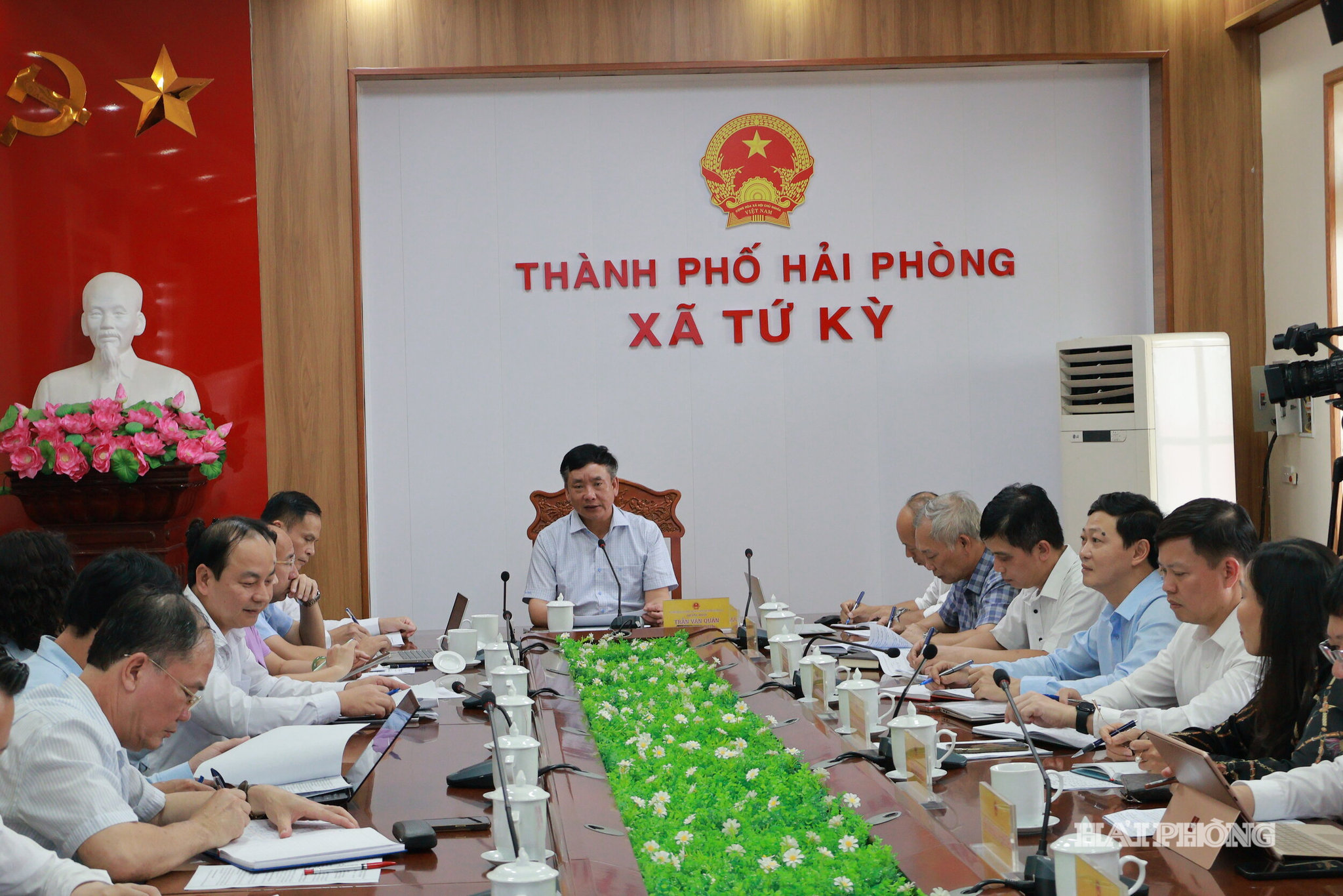 Đoàn công tác của UBND thành phố làm việc về tình hình phát triển kinh tế xã hội và thực hiện NGhị quyết số 11-NQ/TU của Thành ủy.