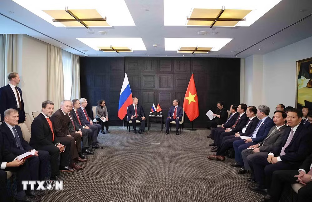 Tổng Bí thư, Chủ tịch nước Tô Lâm tiếp Chủ tịch Đảng Cộng sản Liên bang Nga Gennady Zyuganov. (Ảnh: Thống Nhất/TTXVN) ttxvn-tong-bi-thu-chu-tich-nuoc-to-lam-tiep-chu-tich-dang-cong-san-nga2.jpg