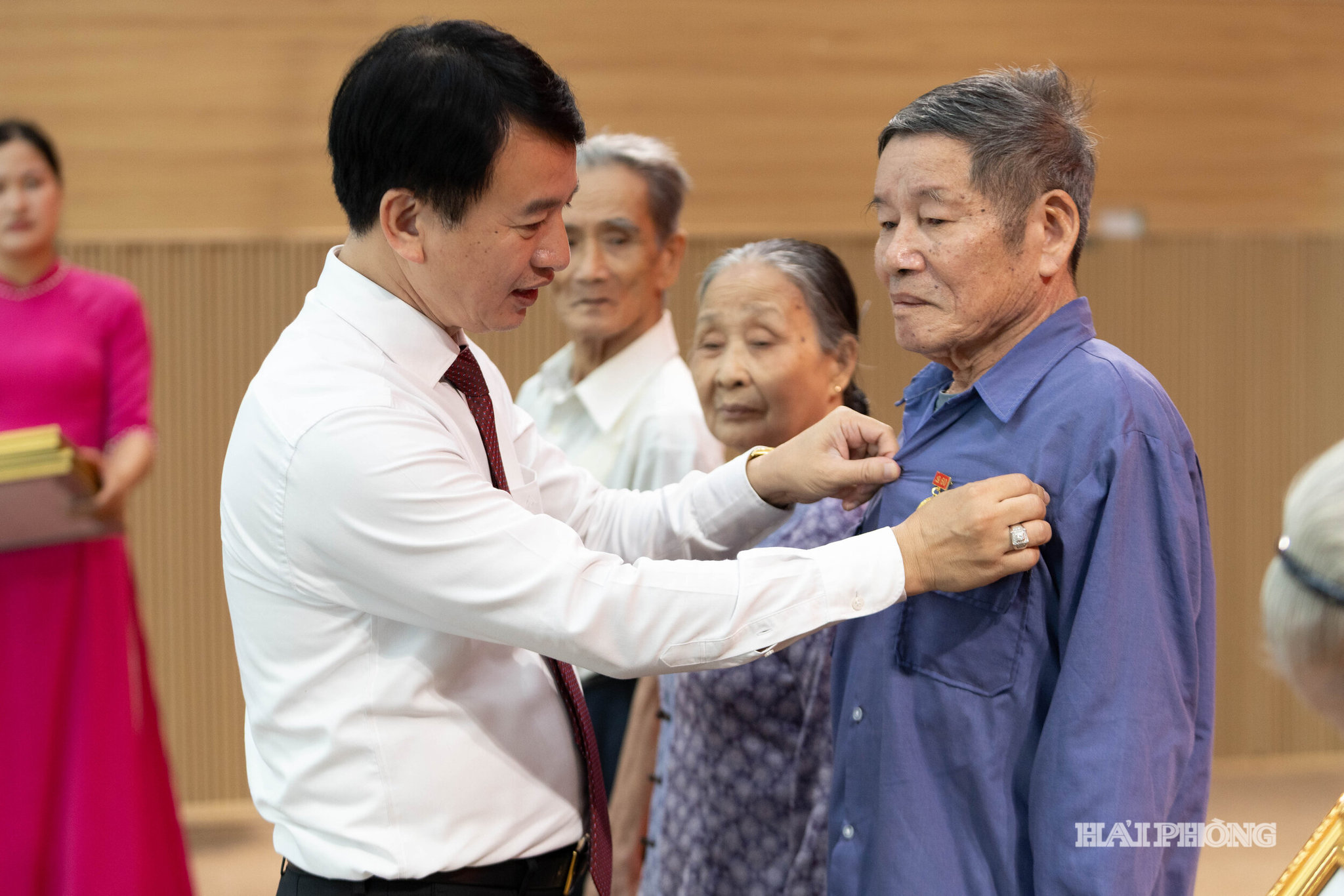 trao-huy-hieu-dang-12.jpg