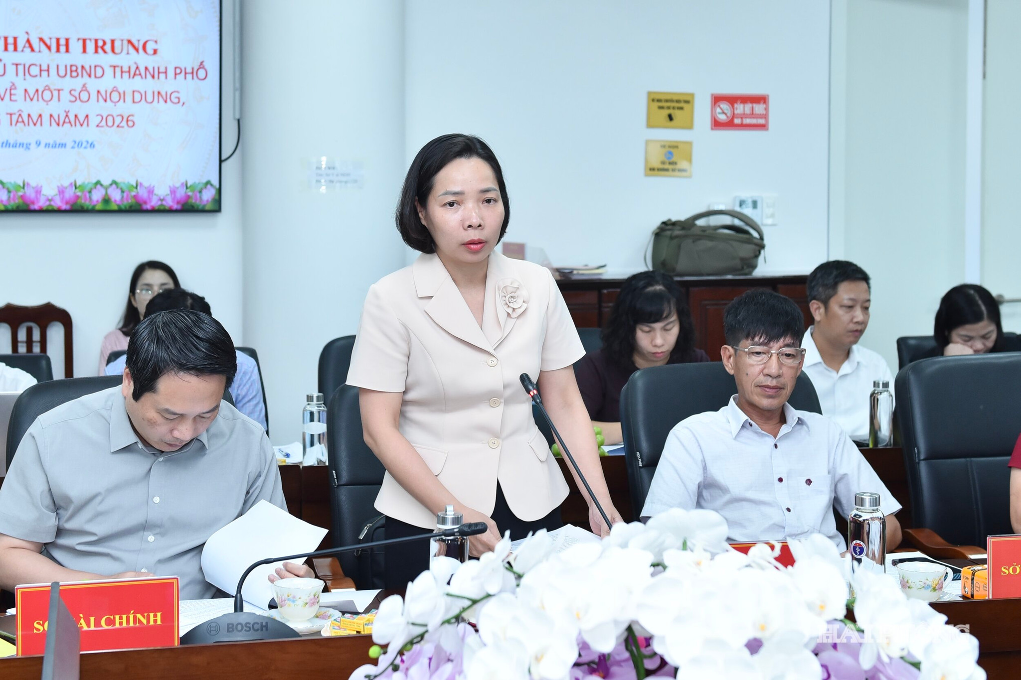 Đồng chí Sái Thị Yến, Giám đốc Sở Nội vụ phát biểu tại cuộc làm việc.