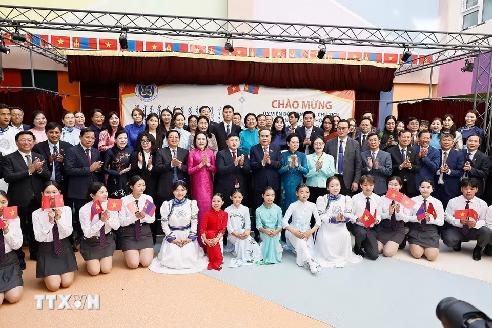 chu-tich-quoc-hoi-tham-mong-co2.jpg