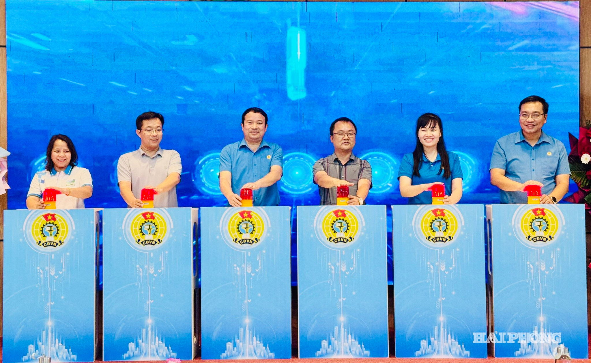 cong-doan-196-5c6a8a7f1dd1a477980433538ad22114.jpg