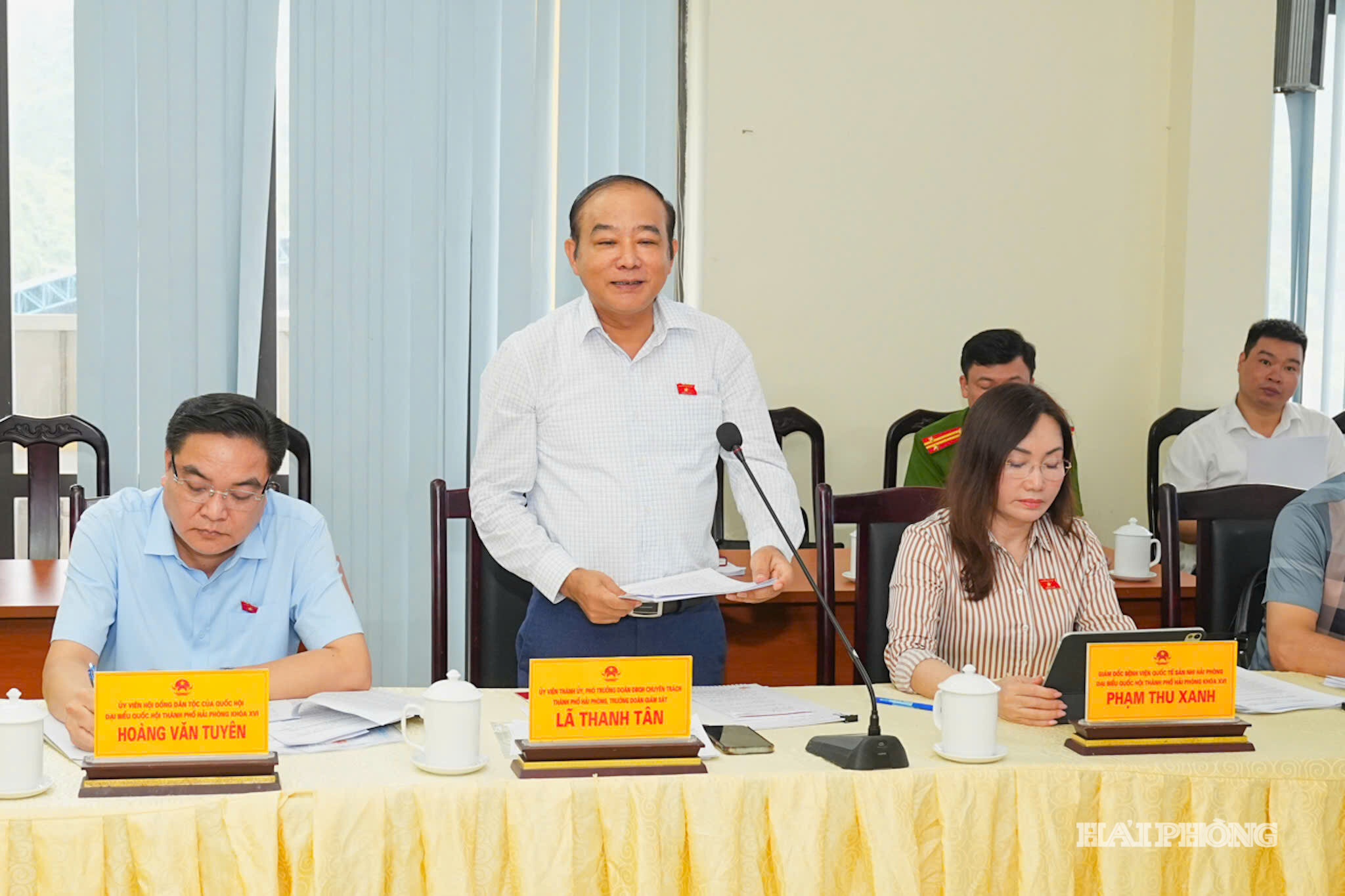 dai-bieu-qh.jpg