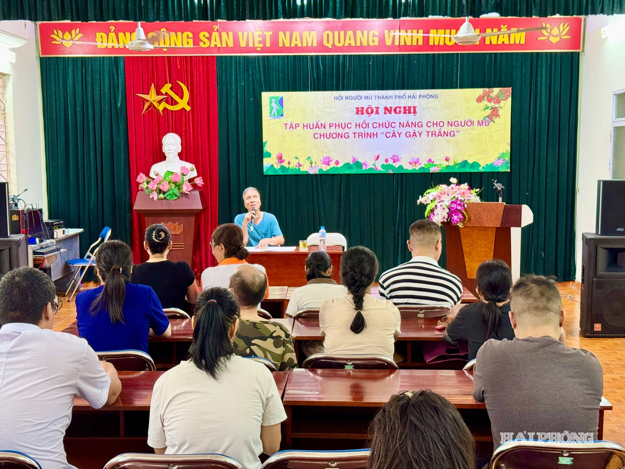 khiem-thi-1.jpg