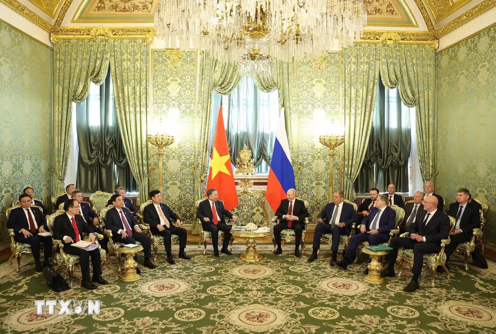 ttxvn-tong-thong-nga-putin-chu-tri-le-don-tong-bi-thu-chu-tich-nuoc-to-lam-cung-phu-nhan-9013998-6.jpg