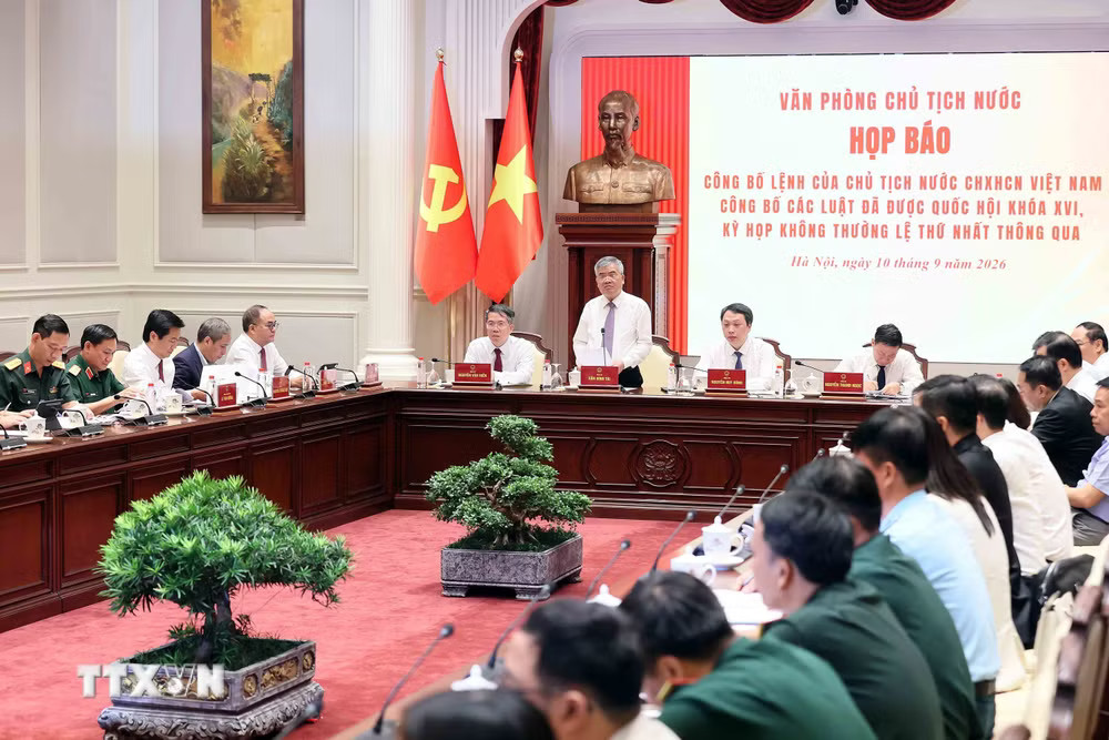 ttxvn-hop-bao-cong-bo-lenh-cua-chu-tich-nuoc-cong-bo-15-luat-9014872-2.jpg