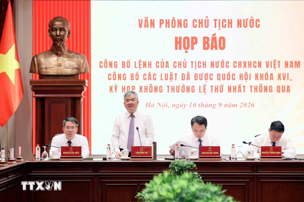 ttxvn-hop-bao-cong-bo-lenh-cua-chu-tich-nuoc-cong-bo-15-luat-9014872-3.jpg