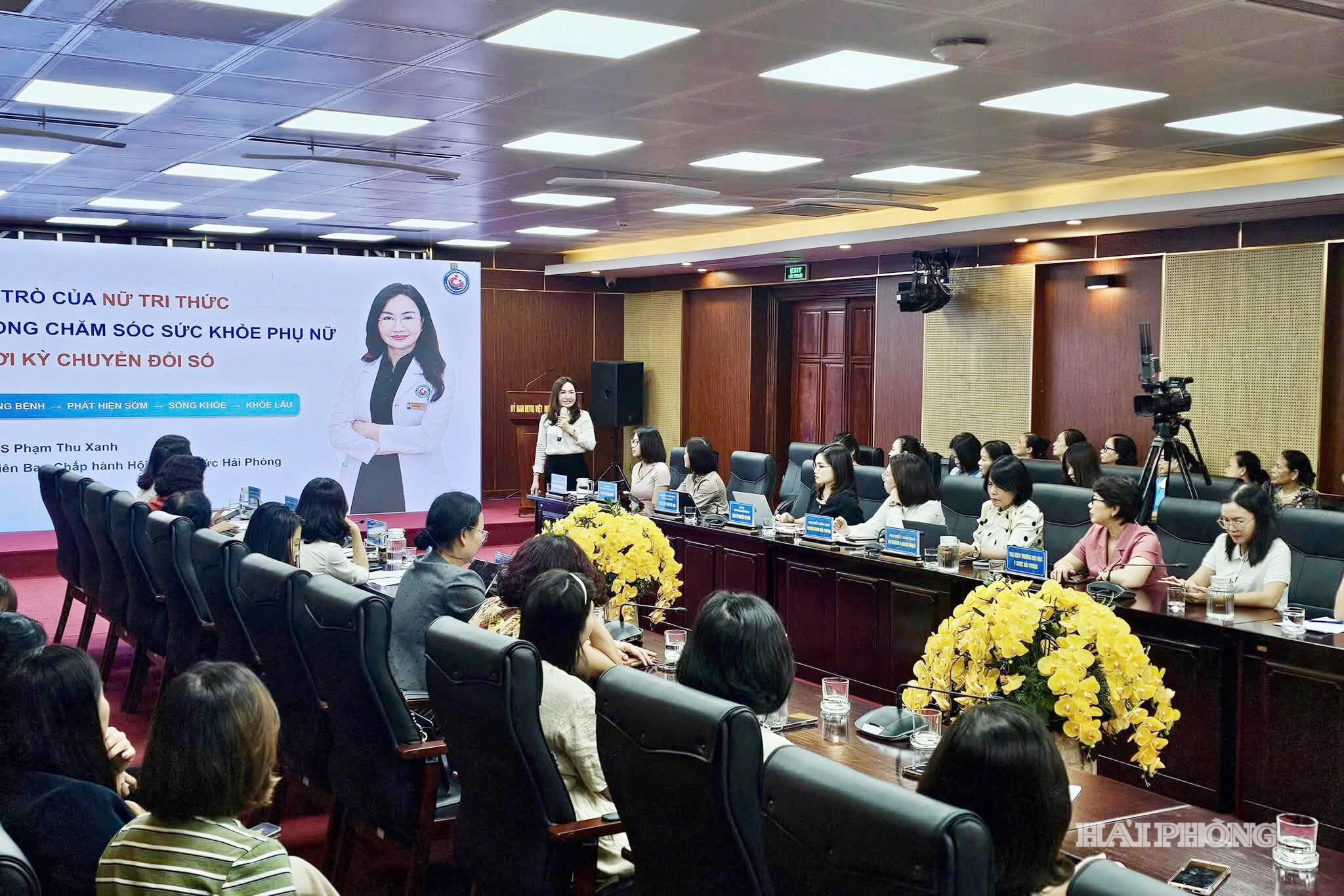 hoi-lhpn-thanh-pho-tuyen-truyen-cham-soc-suc-khoe-phu-nu-thoi-dai-so-0e374097ca690e812706d16e731033cf.jpg